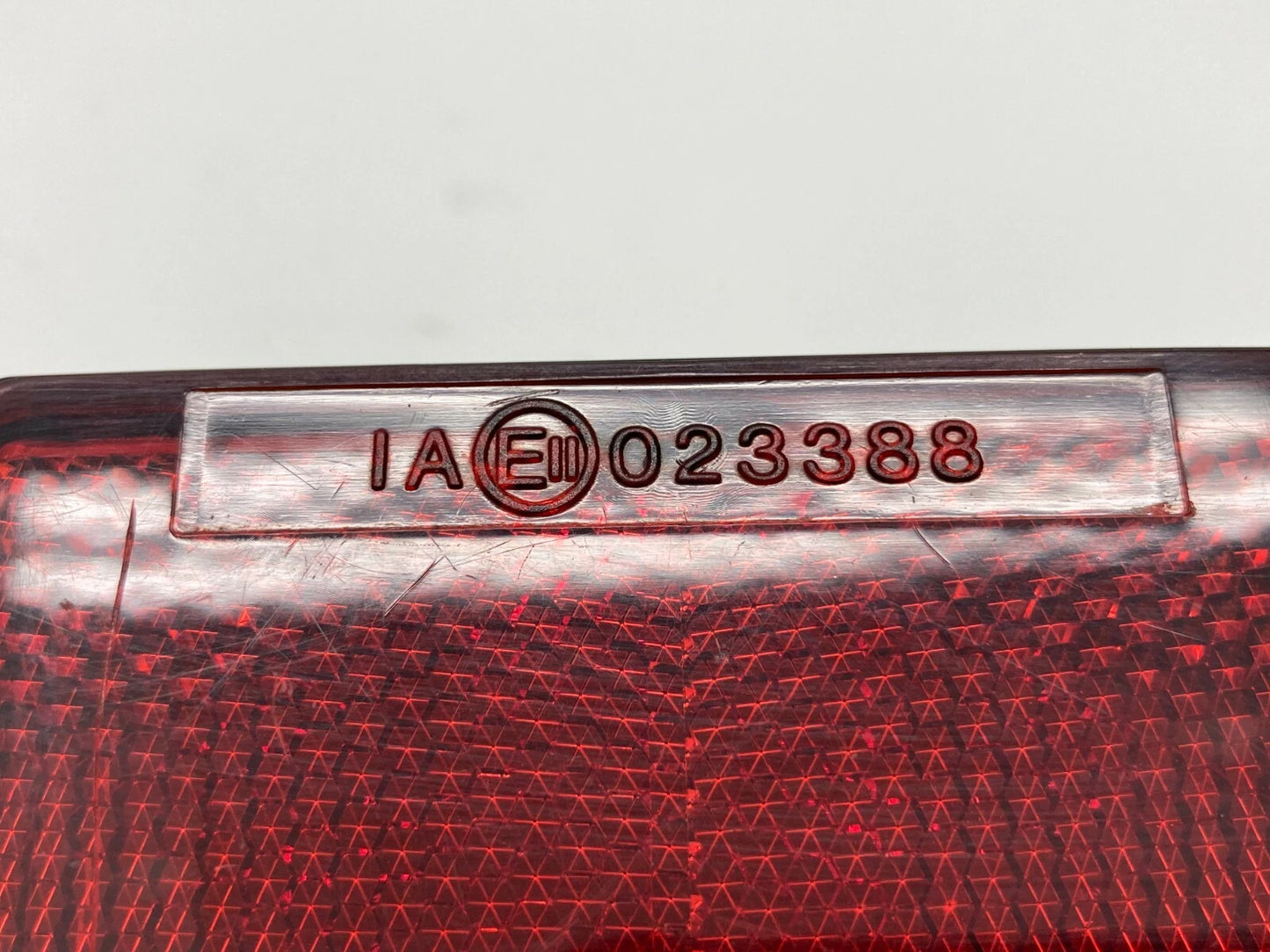 94 95 96 97 98 99 LAND ROVER DISCOVERY REAR GATE REFLECTOR E11023388 OEM