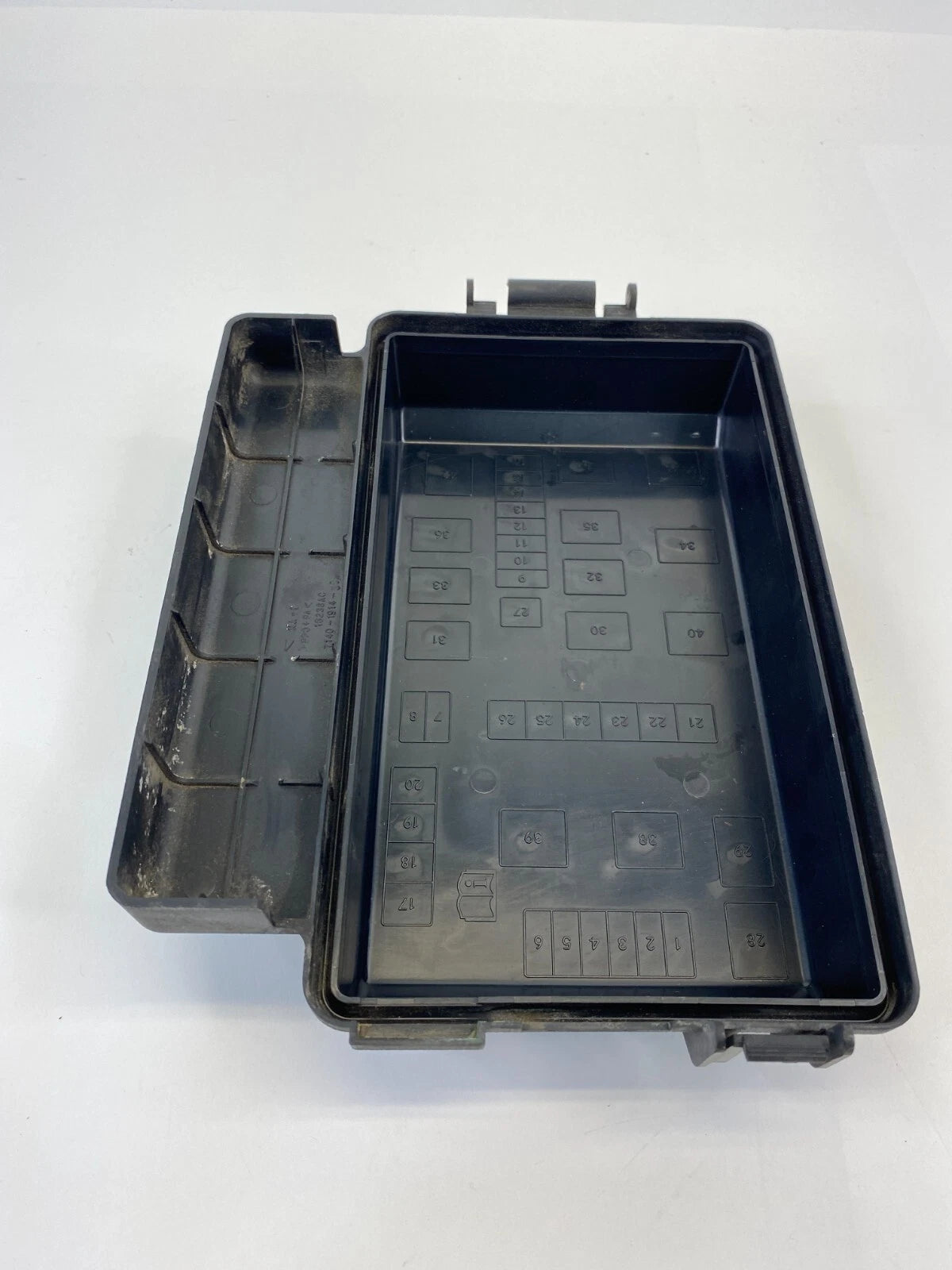 2005-2007 CHRYSLER 300 5.7L A/T UNDER HOOD FUSE BOX COVER LID 7140-1914-30 OEM