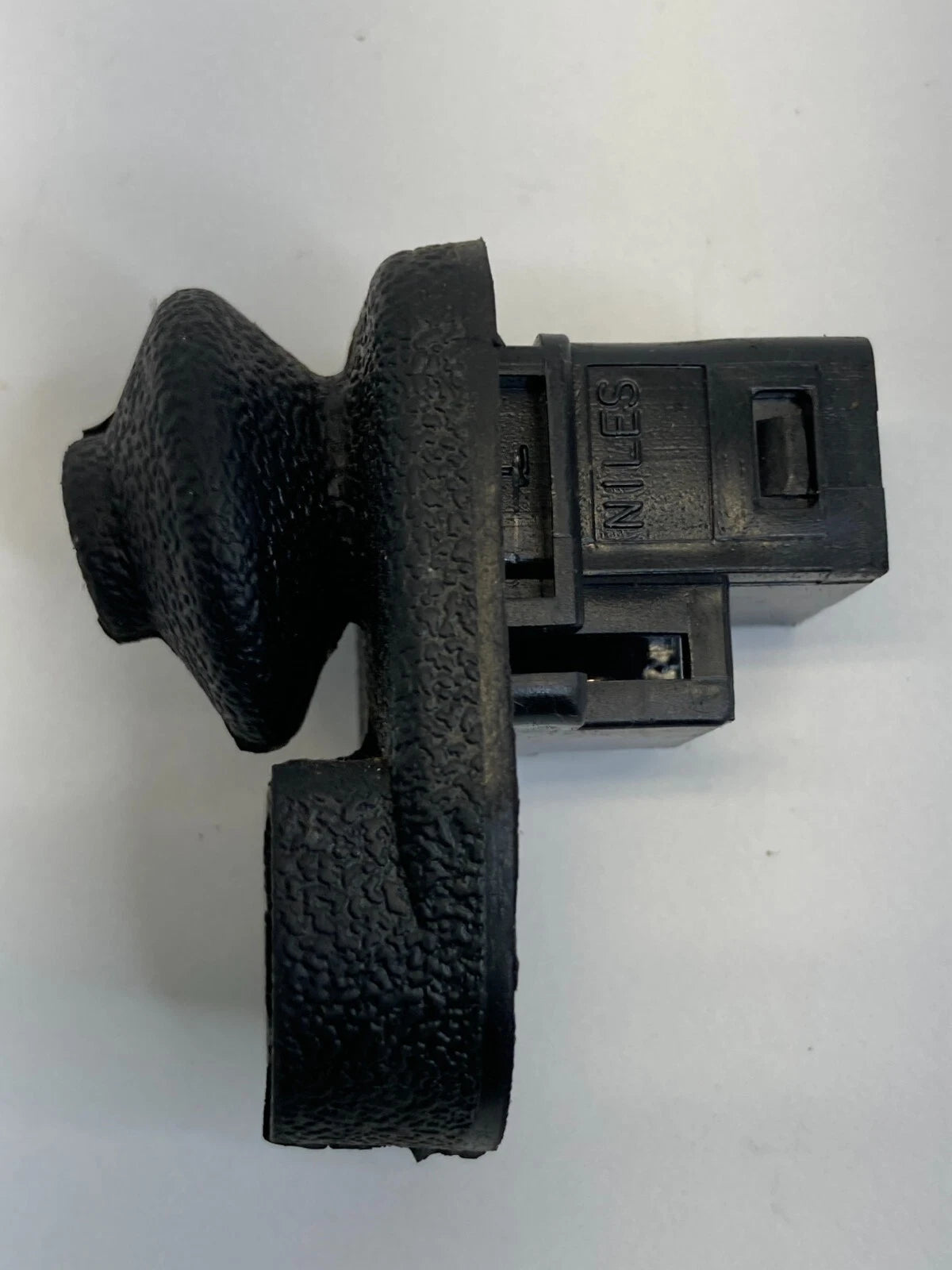 2004-2008 NISSAN MAXIMA SEDAN FRONT RIGHT SIDE DOOR JAMB AJAR SWITCH SENSOR OEM