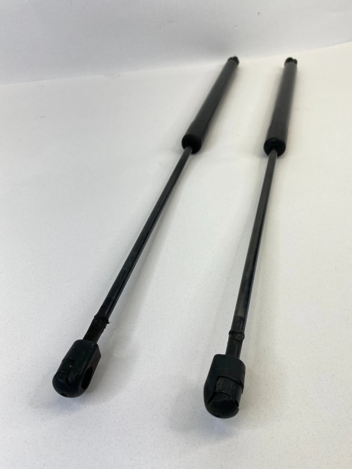 2012-2018 FORD FOCUS HATCH REAR TRUNK LIFT LEFT RIGHT STRUT SUPPORT SHOCK SET