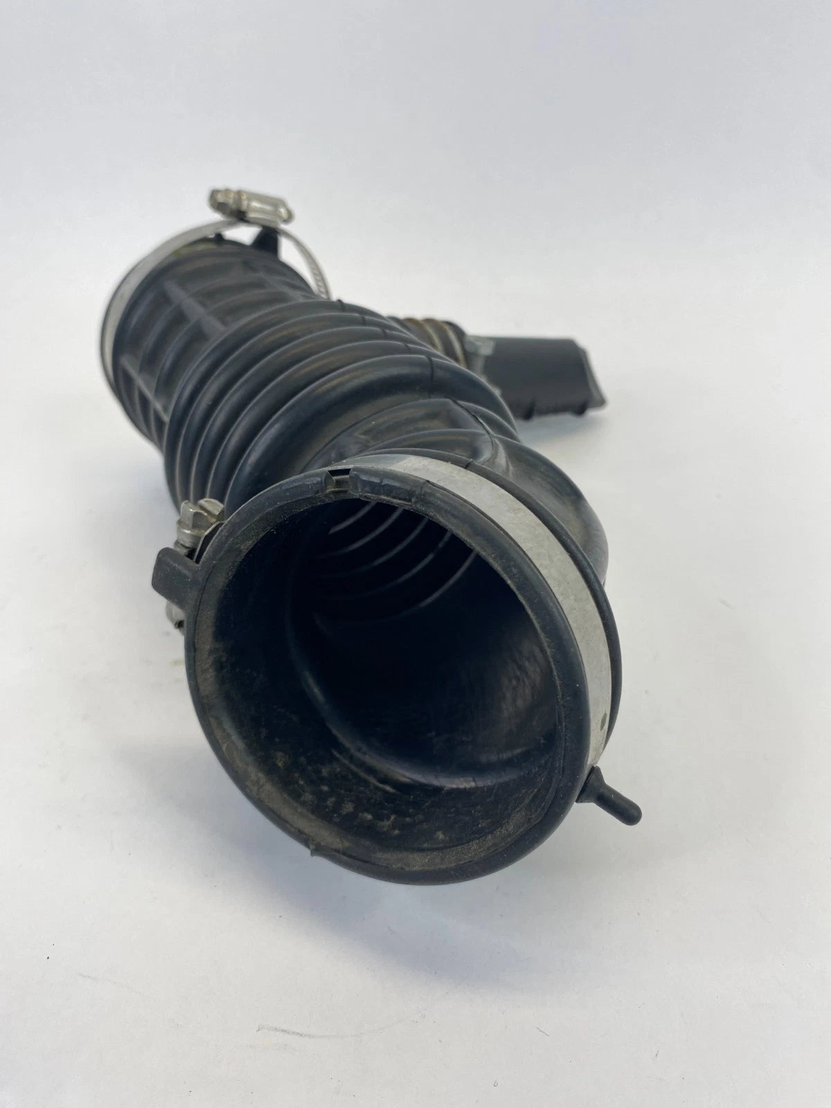 2013-2019 NISSAN SENTRA 1.8L ENGINE AIR CLEANER INTAKE HOSE DUCT OEM 3RC23