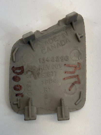06-13 CHEVROLET IMPALA REAR RIGHT INTERIOR DOOR PANEL SCREW COVER CAP 1342290