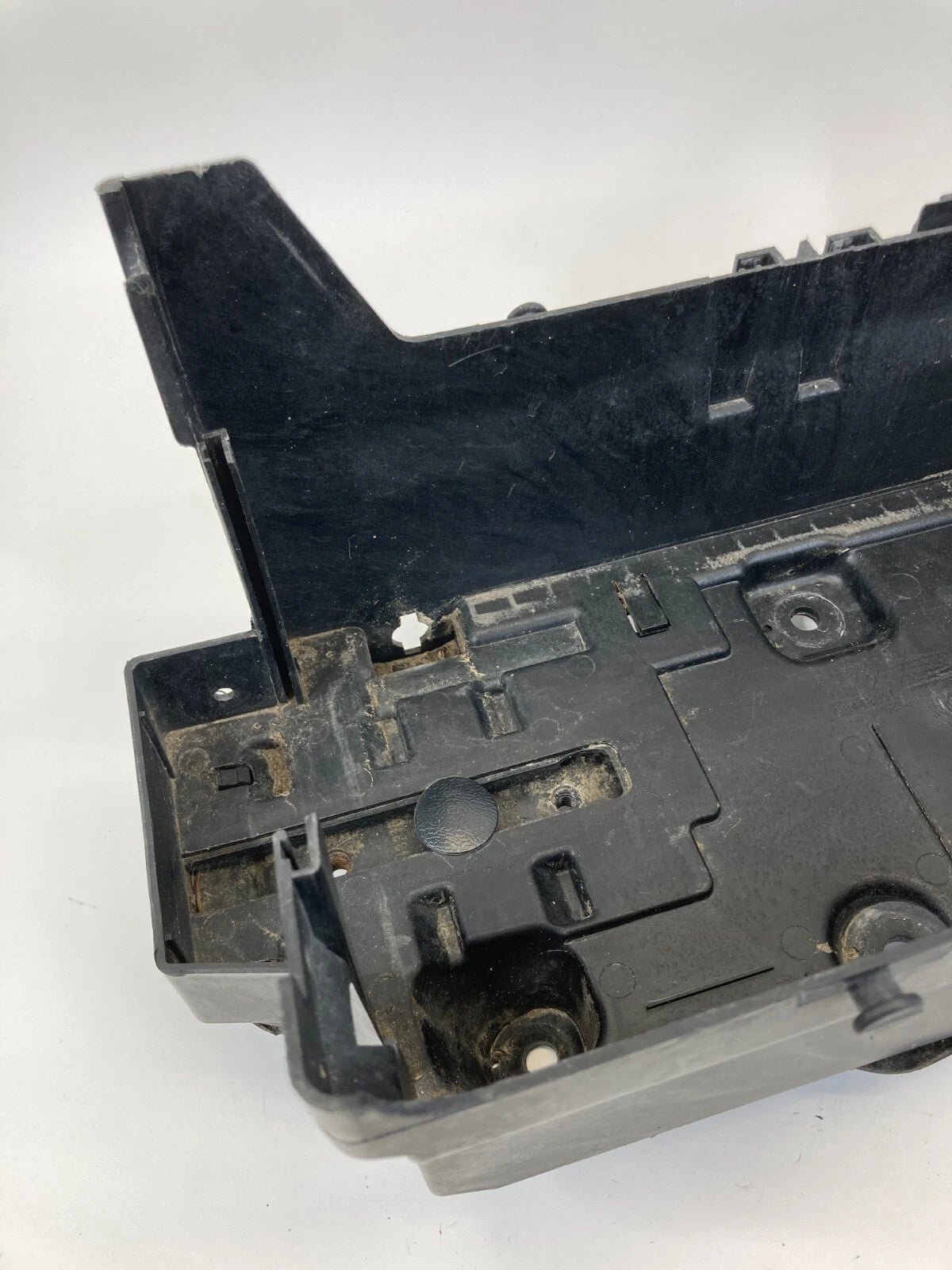 2014 2015 CHEVROLET MALIBU SEDAN BATTERY SUPPORT TRAY PAD HOLDER COVER 23448318