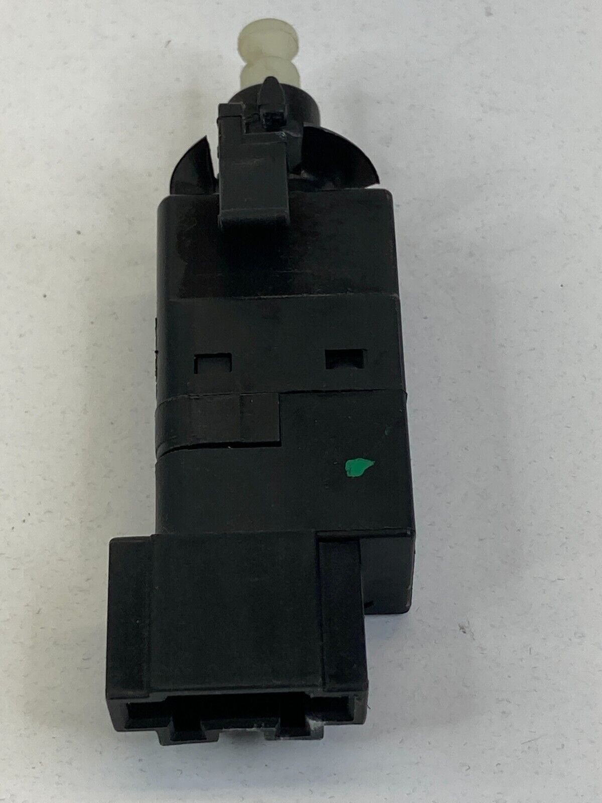 2003-2006 Mercedes-Benz E320 E500 Brake Light Stoplamp Switch Button 0015454009