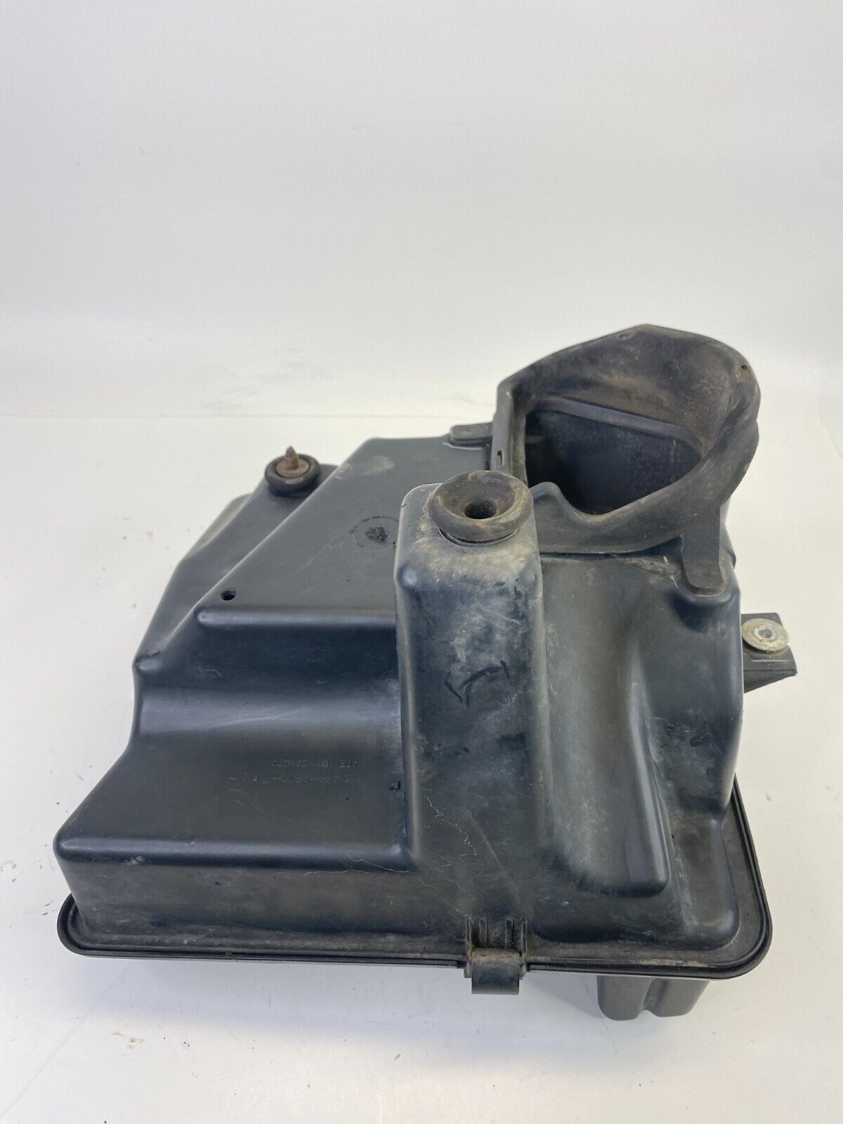 2001-2007 Chrysler Town & Country 3.3L Air Intake Cleaner Box Housing 04861356AC