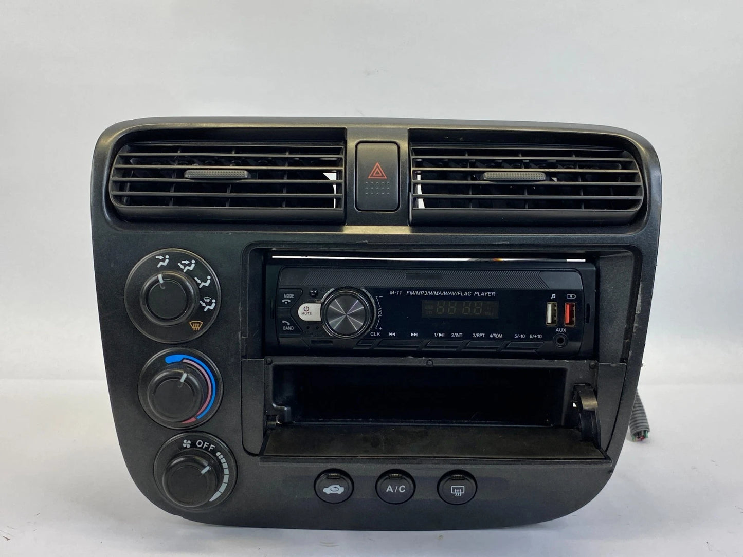 01-05 HONDA CIVIC CENTER DASH RADIO BEZEL CLIMATE CONTROL AC & STEREO UNIT OEM