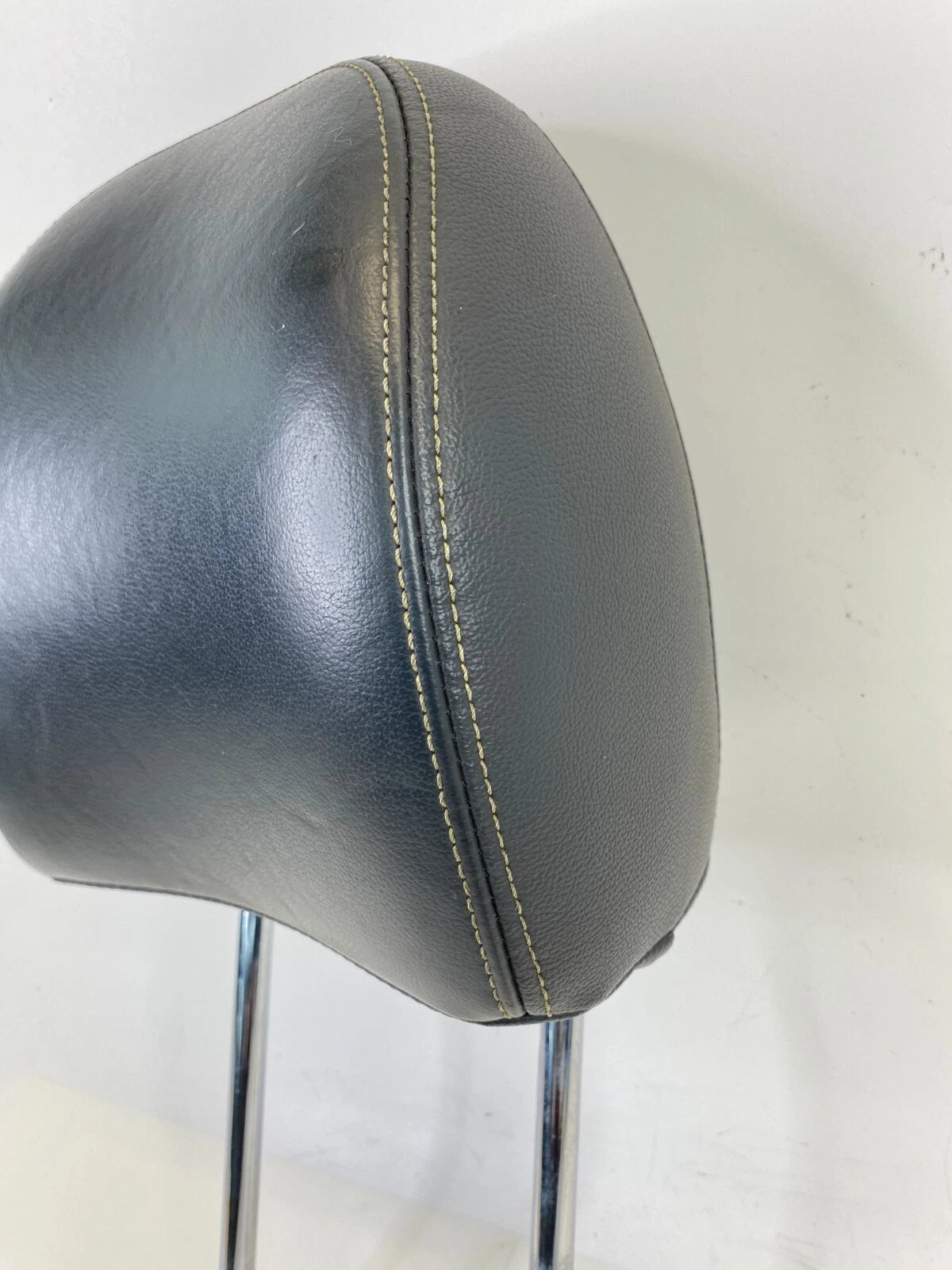 2014-2019 KIA SOUL FRONT RIGHT PASSENGER SIDE SEAT HEADREST ASSEMBLY BLACK OEM