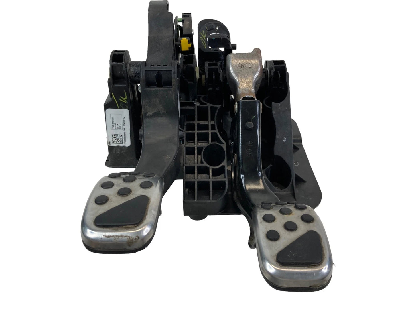 12-19 FIAT 500 1.4L MANUAL BRAKE STOP & CLUTCH FOOT PEDAL ASSEMBLY P68324962AB