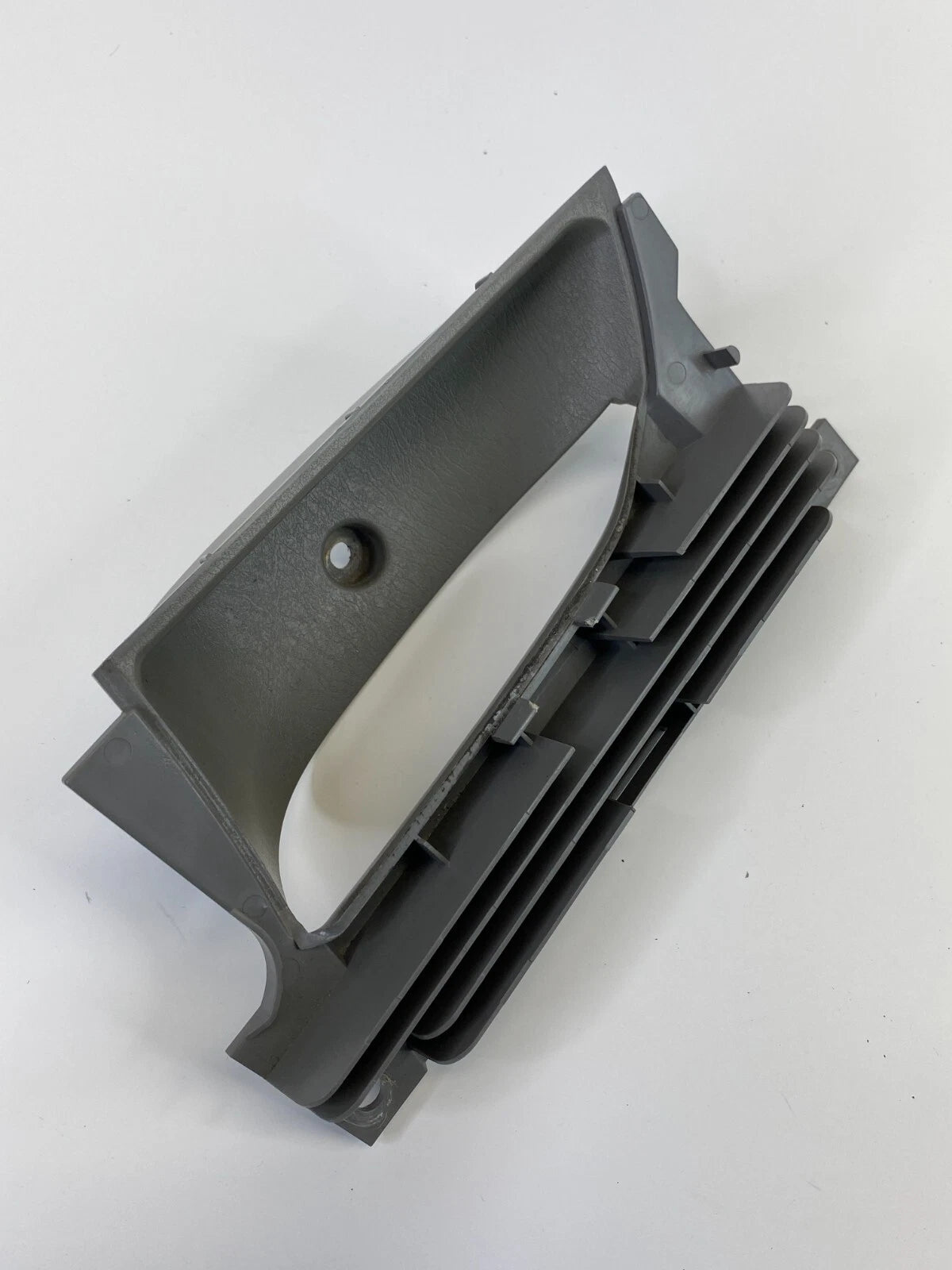 2004-2010 TOYOTA SIENNA FRONT LEFT INTERIOR DOOR PULL HANDLE BEZEL COVER OEM