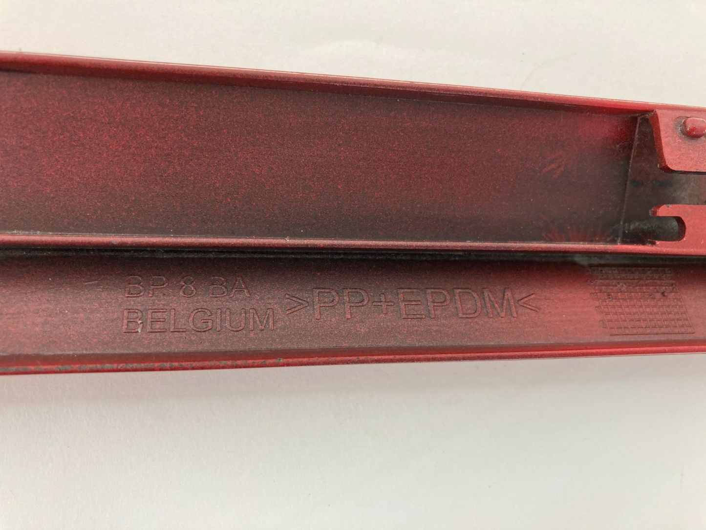04-11 Volvo S40 Sedan 2.5 Exterior Rear Left Back Door Molding Trim 08694732 Red