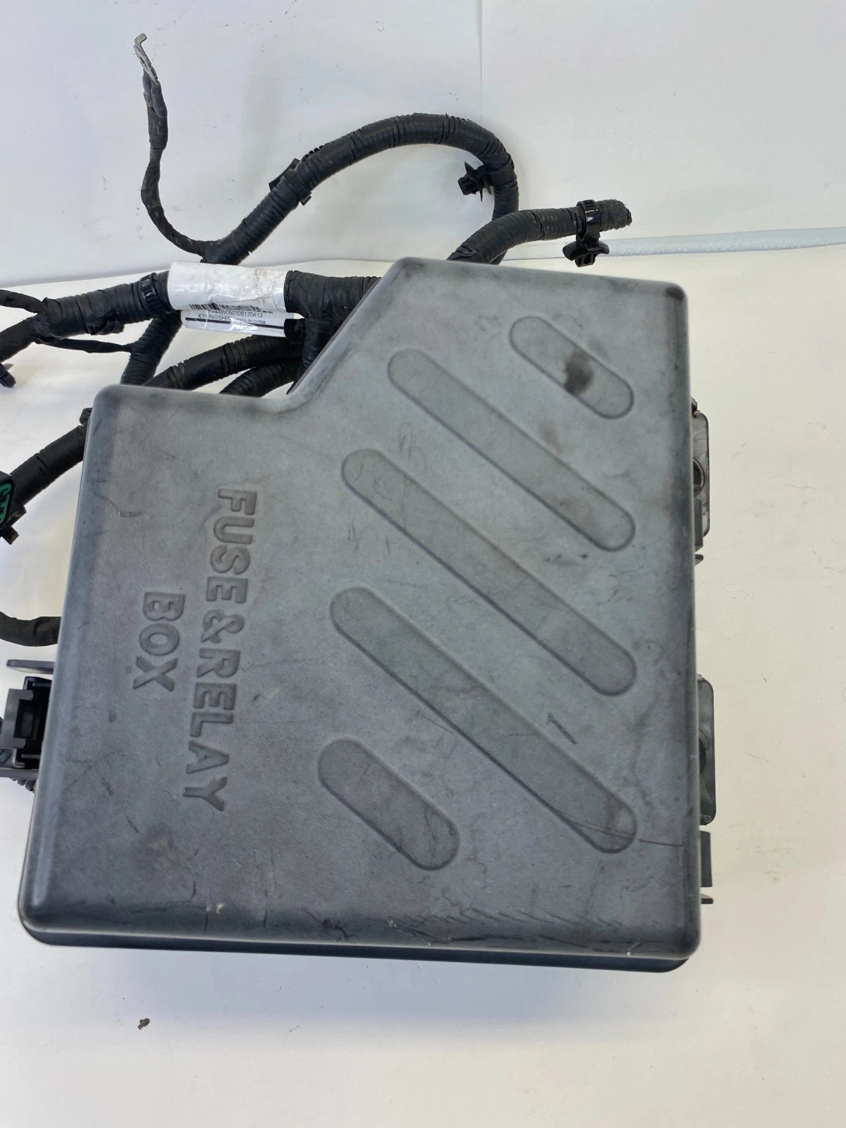 2010-2012 HYUNDAI SANTA FE 2.4L L4 A/T 4WD ENGINE COMPARTMENT FUSE RELAY BOX OEM