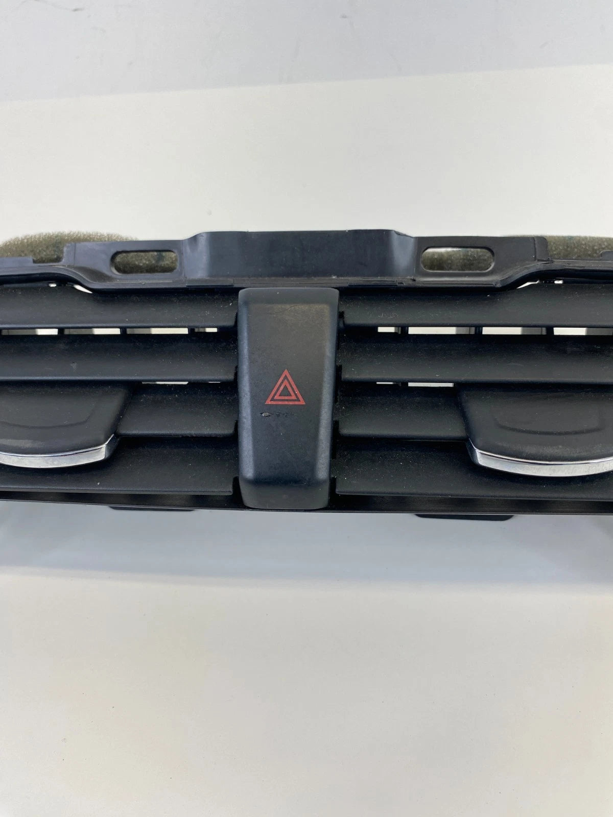 13-20 FORD FUSION CENTER DASH AIR VENT GRILLE W/ HAZARD SWITCH DS73-19K617-A OEM