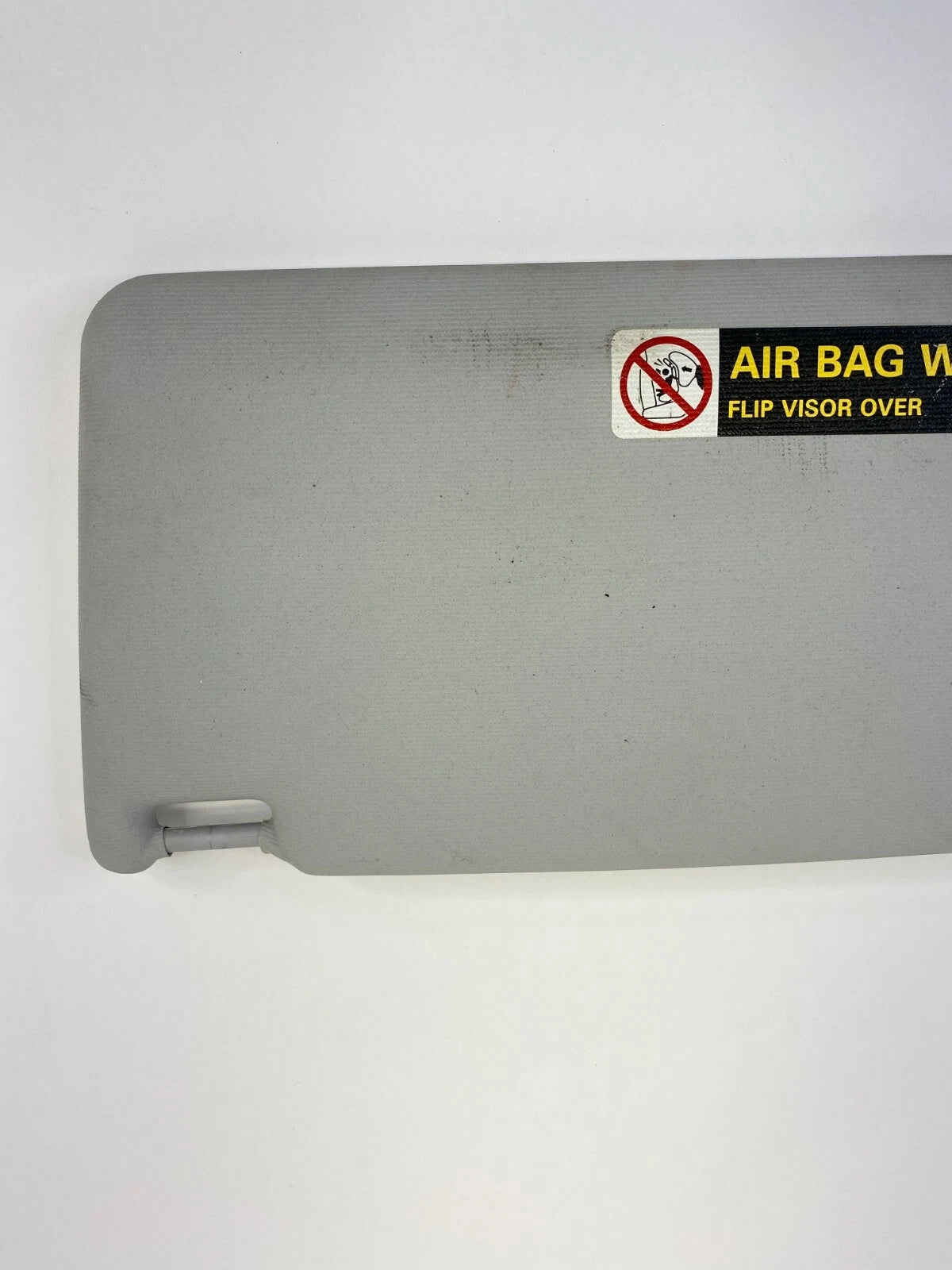 2000-2005 VOLKSWAGEN PASSAT RIGHT PASSENGER SIDE SUNVISOR SUN VISOR SHADE OEM