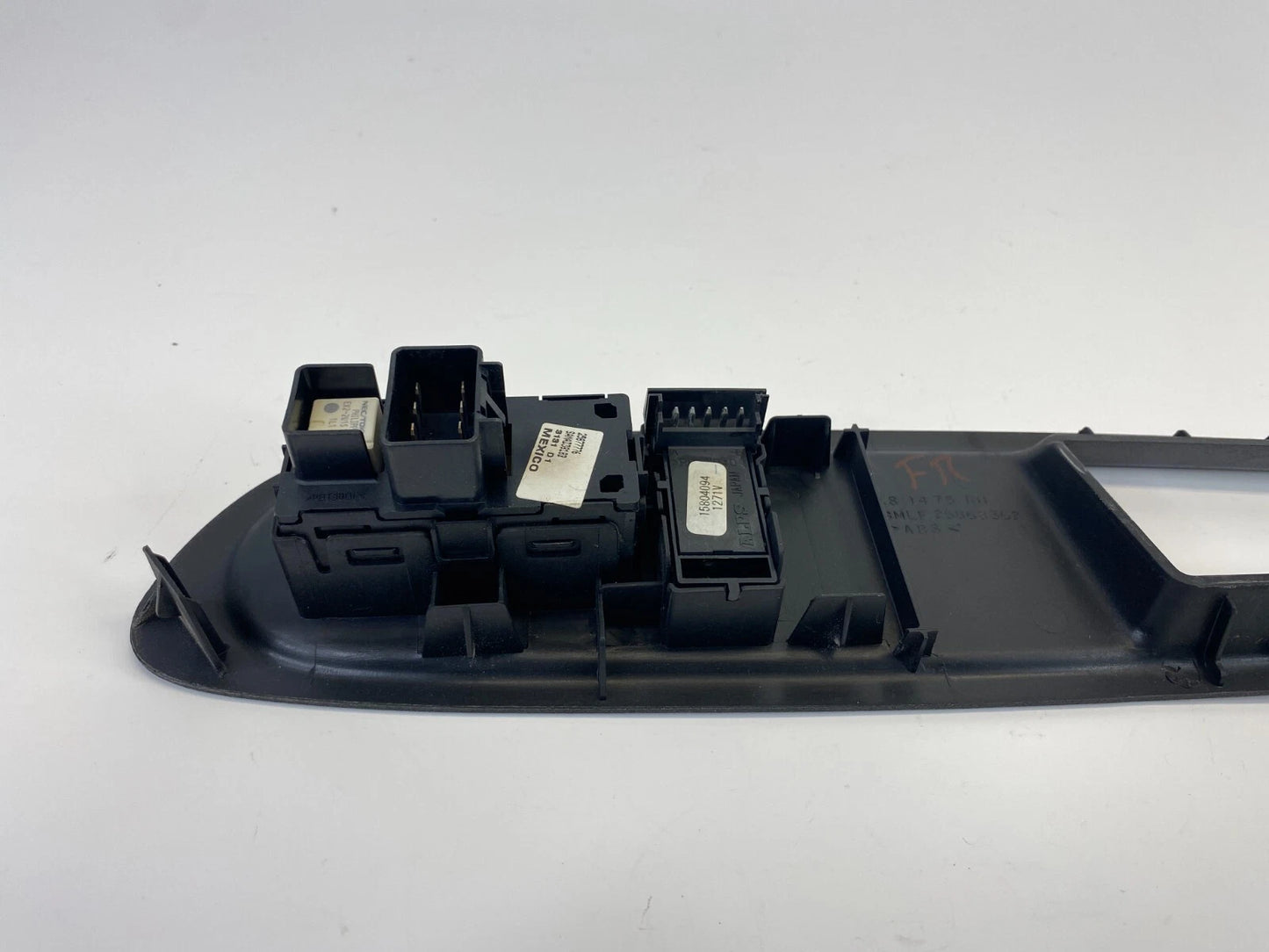 2009-2012 CHEVROLET TRAVERSE FRONT RIGHT PASSENGER WINDOW SWITCH BEZEL TRIM OEM