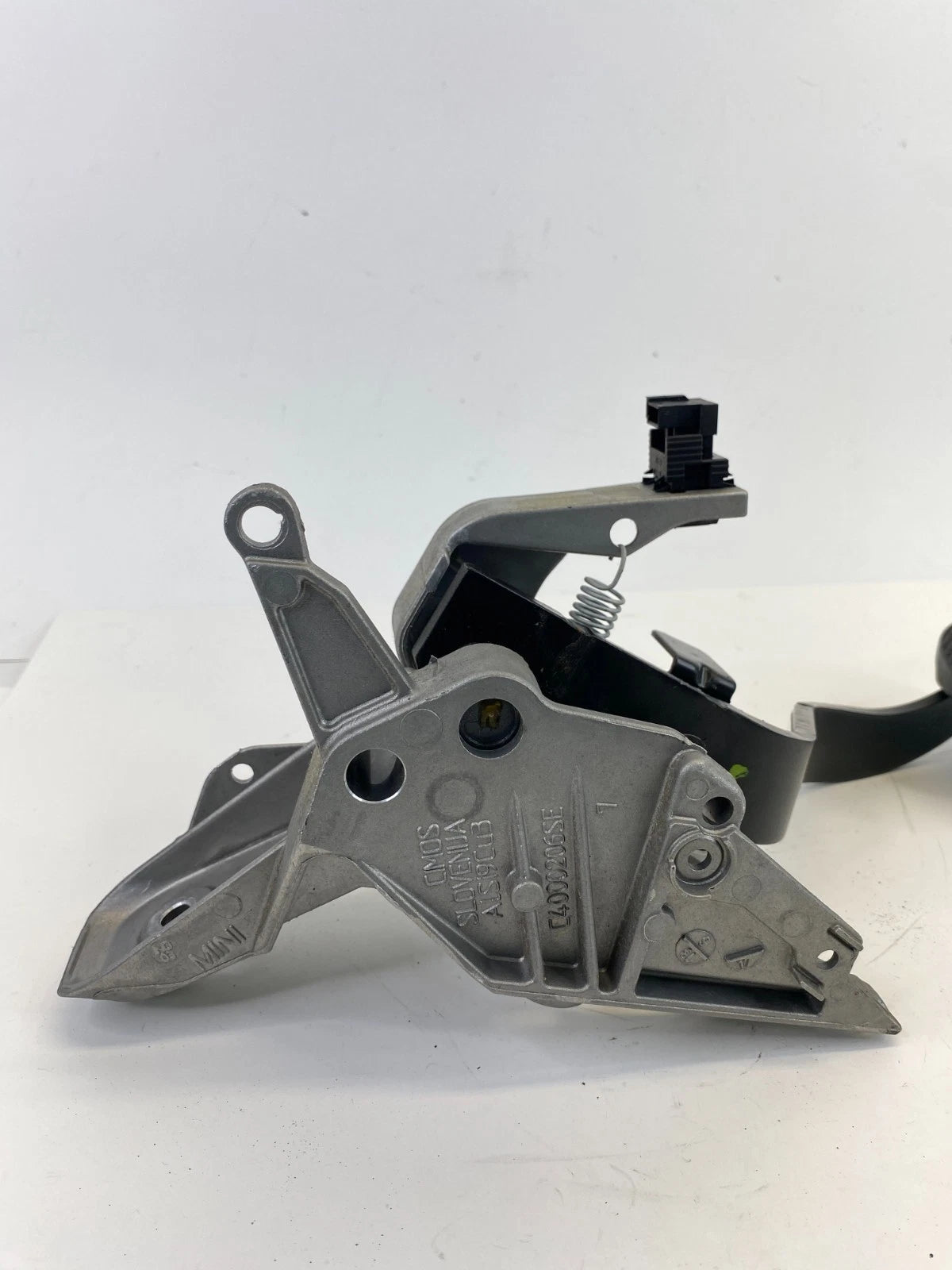 2007-2013 Mini Cooper Foot Stop Brake Pedal W/ Mount Bracket Assy C4000206SE OEM