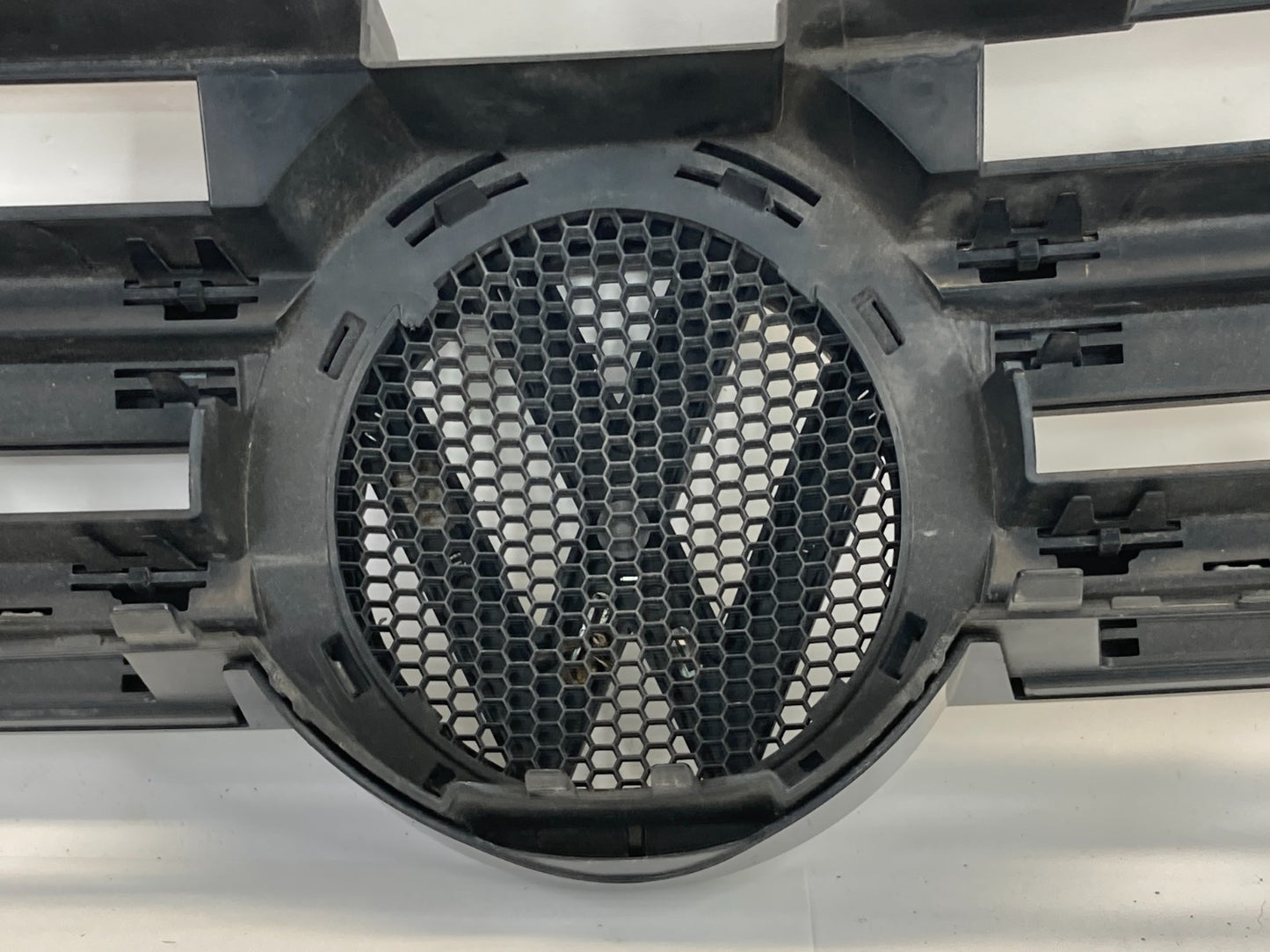 2011-2014 Volkswagen Touareg Front Bumper Upper Grill Grille 7P6-853-651-A-WD