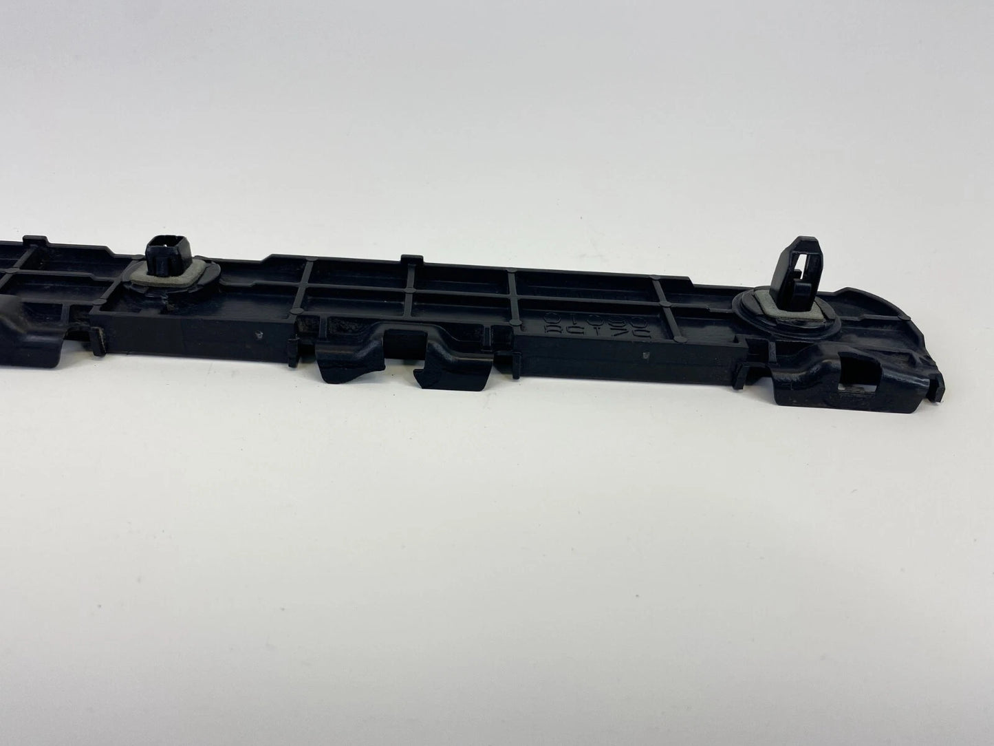 07-11 TOYOTA CAMRY REAR LEFT SIDE BUMPER SUPPORT BRACKET RETAINER 52158-06010