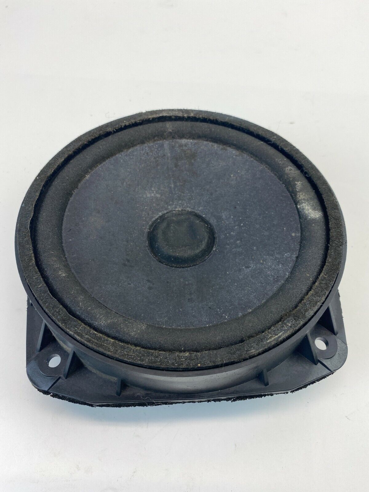 2008 2009 2010 Saturn Vue Rear Left Side Door Sound System Audio Speaker OEM