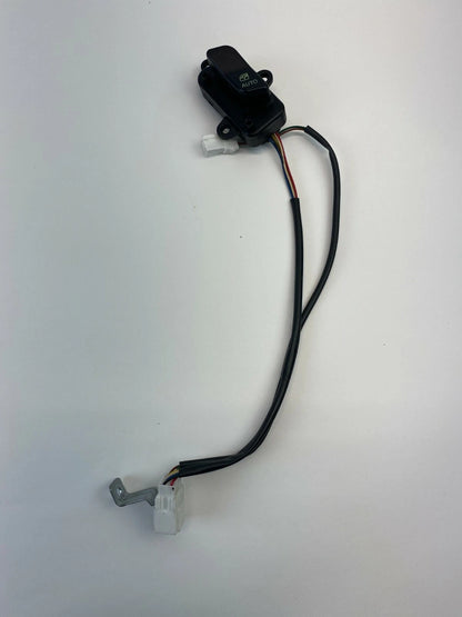 04-06 KIA AMANTI REAR RIGHT SIDE DOOR WINDOW CONTROL SWITCH BUTTON 621W04730 OEM