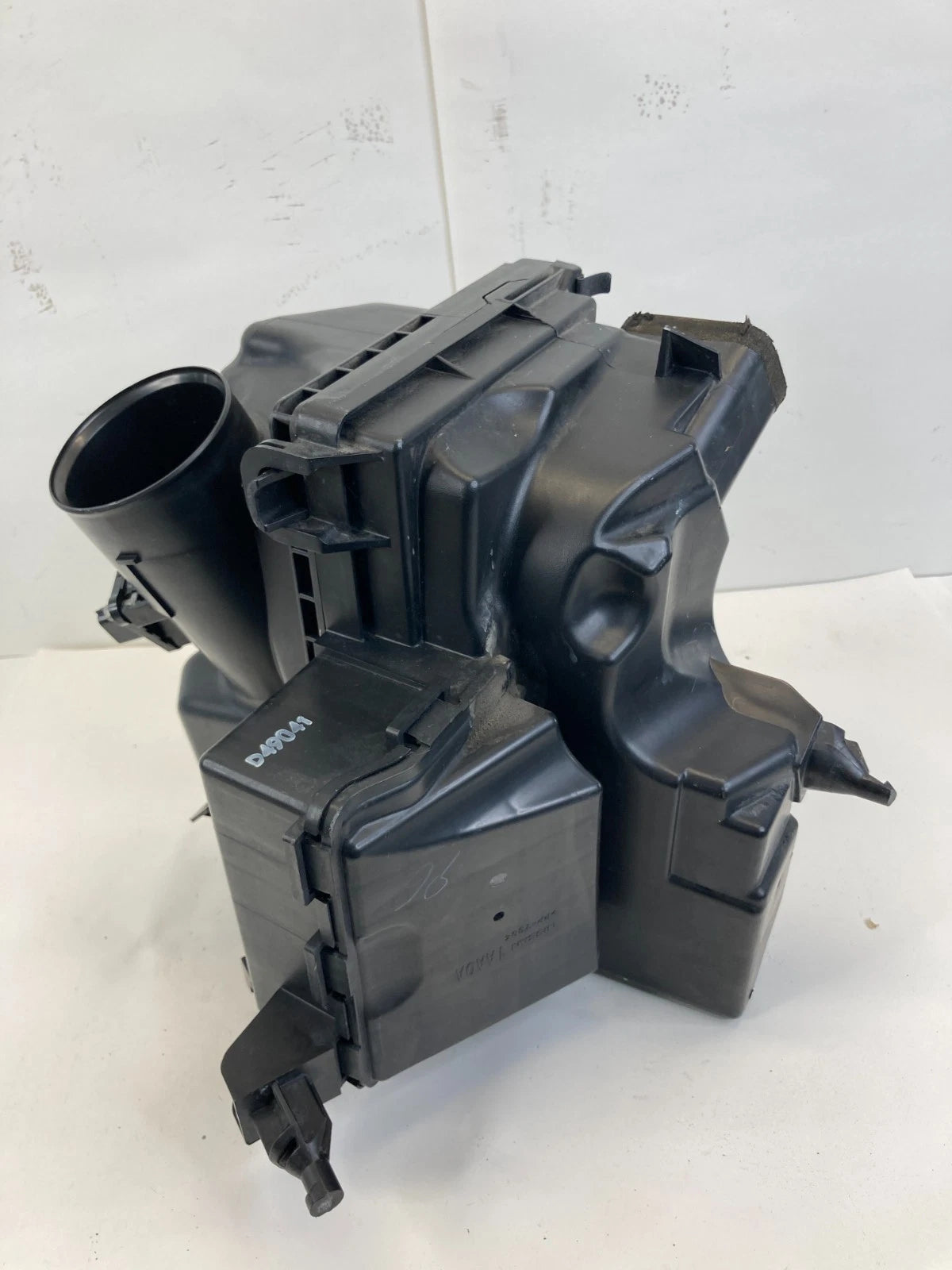 2013-2017 Nissan Quest 3.5L V6 A/T Air Intake Cleaner Box w/ Maf Sensor OEM