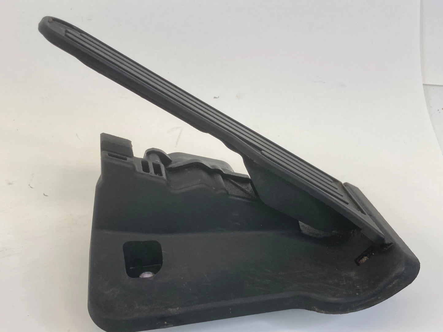 2013-2019 CADILLAC ATS 2014-2019 CTS GAS PEDAL ACCELERATOR 22912362 OEM