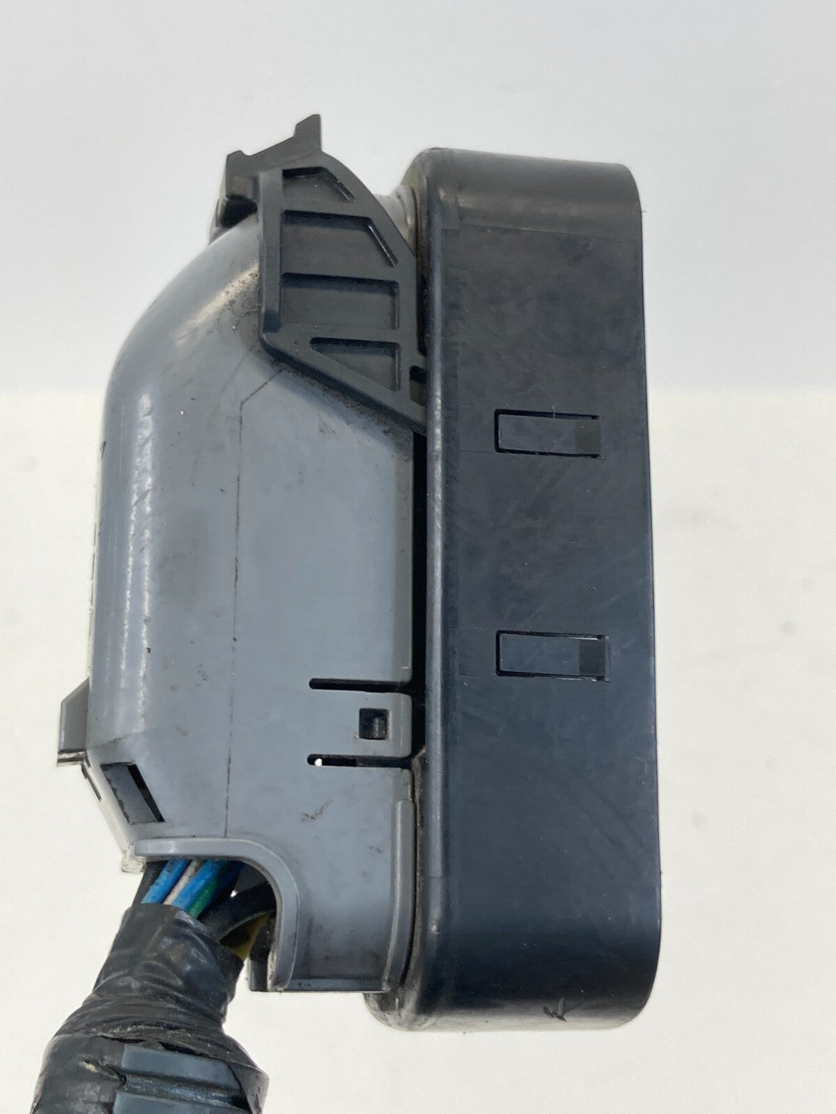 2002-2004 Nissan Pathfinder 3.5L V6 RWD Anti Lock Brake Pump Plug Connector