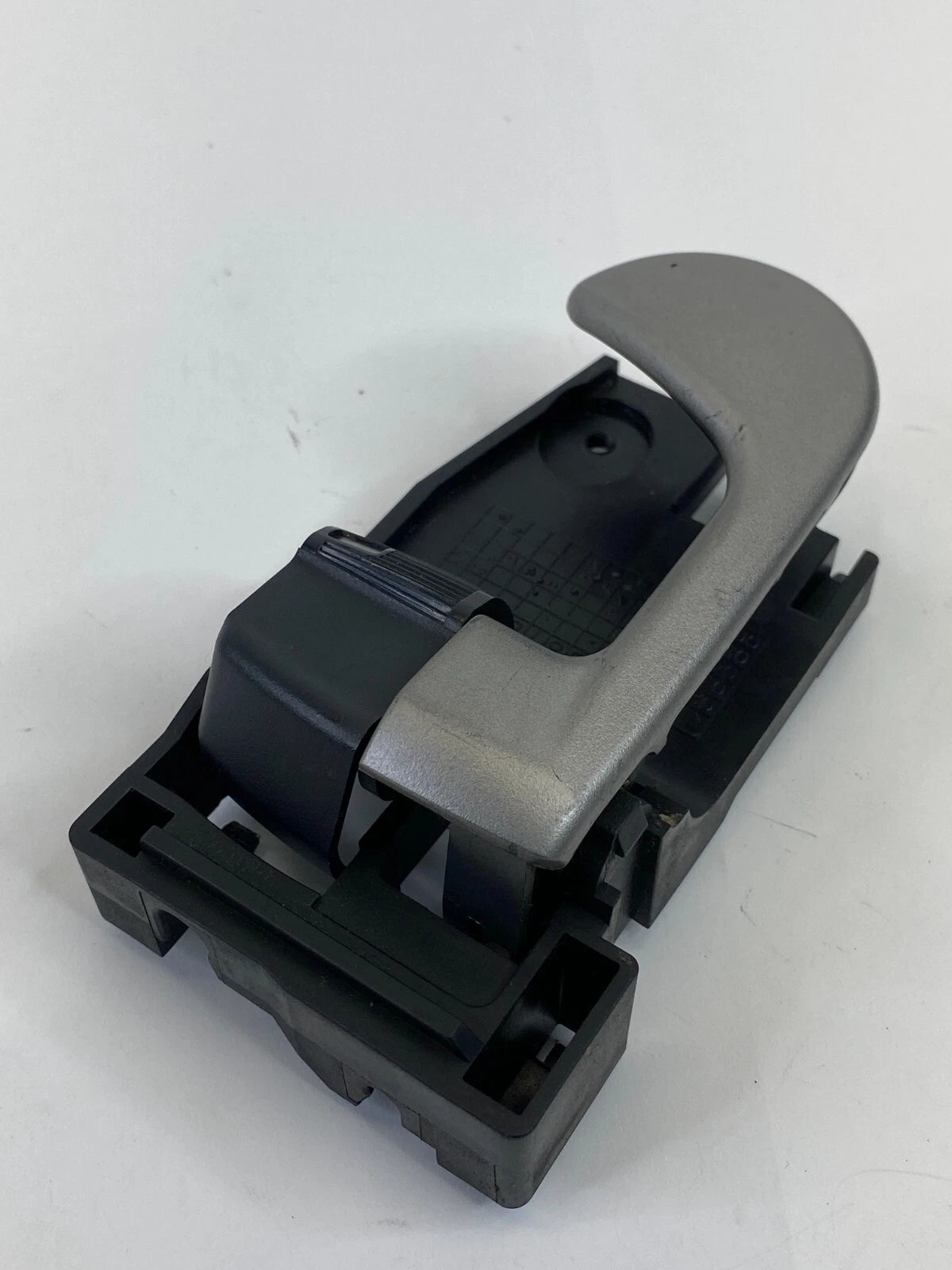 2008-2012 MITSUBISHI GALANT FRONT LEFT DRIVER SIDE INTERIOR DOOR HANDLE MR970139