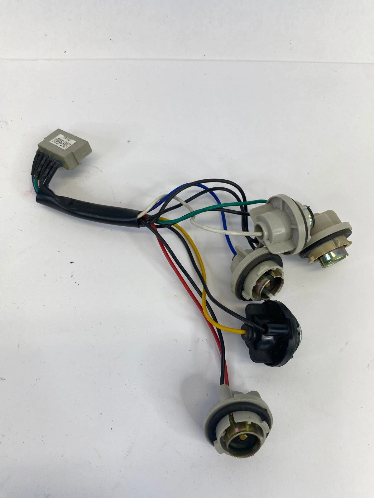 1999-2005 VOLKSWAGEN JETTA REAR TAILLIGHT BULB SOCKET WIRING HARNESS PIGTAIL OEM