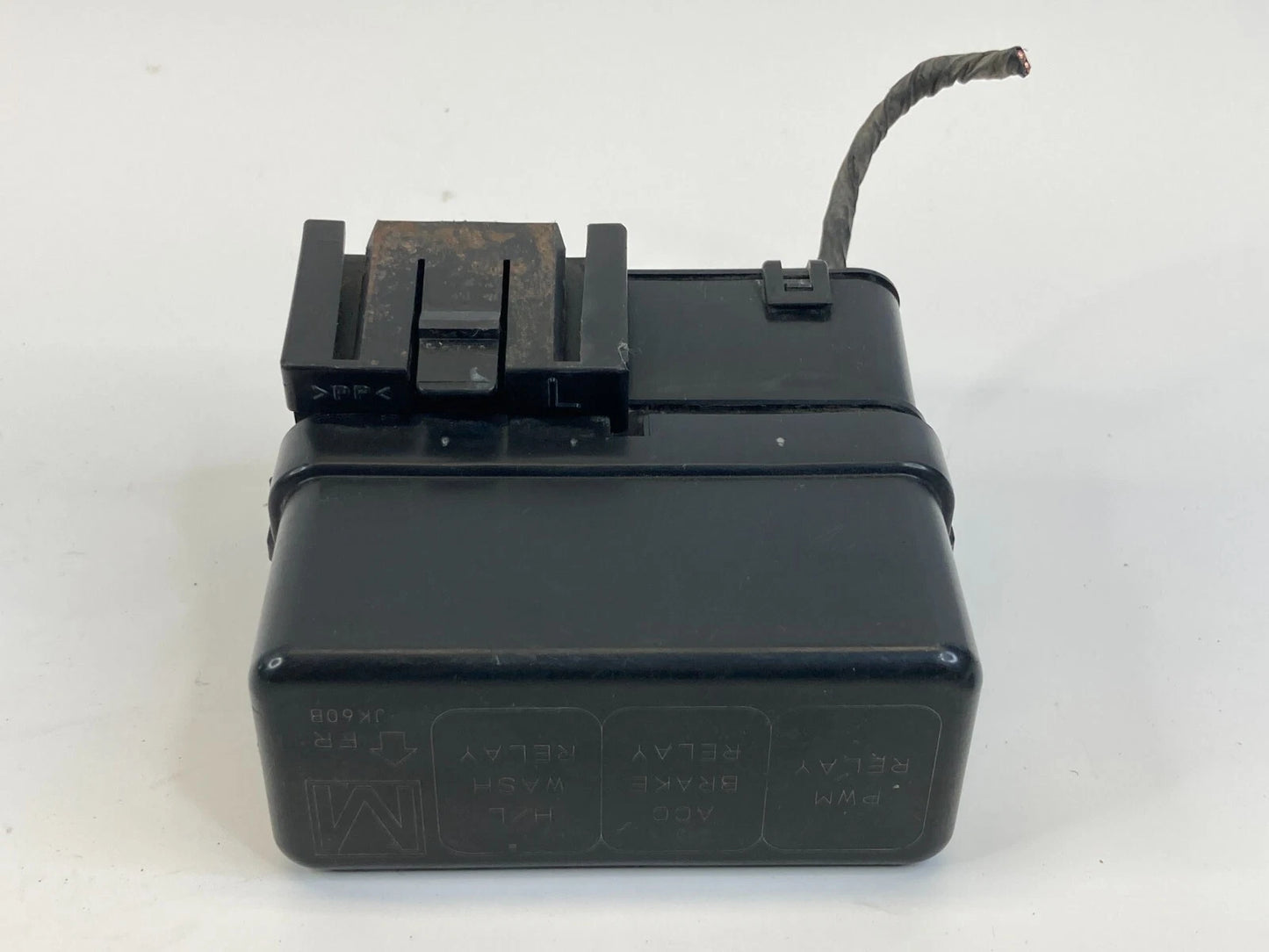 2007 07 INFINITI G35 3.5L V6 UNDER HOOD JUNCTION BLOCK BOX FUSE RELAY OEM