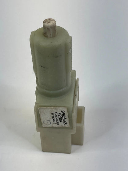 2008-2010 SATURN VUE 2.4L BRAKE LIGHT STOP LAMP STOPLAMP SWITCH BUTTON 96628565