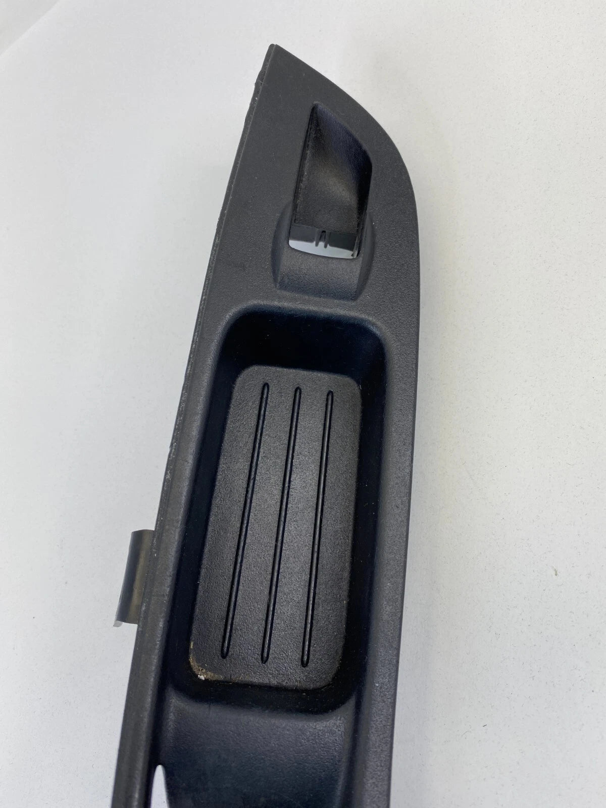 12-18 FORD FOCUS FRONT RIGHT PASSENGER WINDOW SWITCH COVER TRIM BM51-A240A40-AAW