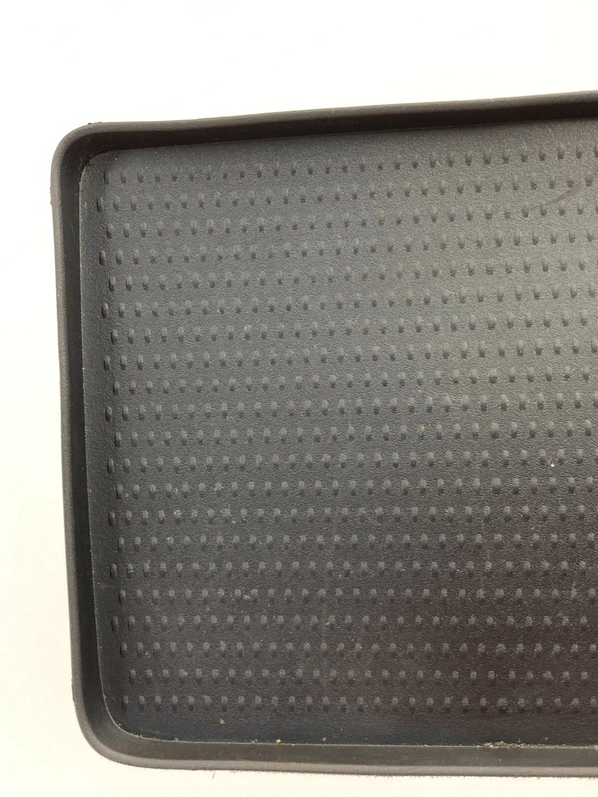 2010 10 DODGE CALIBER MAINSTREET DASH DASHBOARD STORAGE COMPARTMENT RUBBER MAT