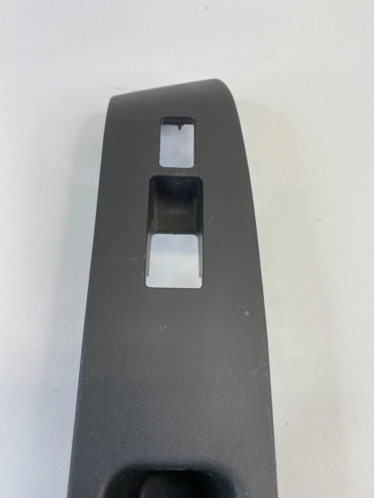 09-14 NISSAN CUBE FRONT RIGHT PASSENGER DOOR WINDOW SWITCH BEZEL OEM 80960-1FC0A