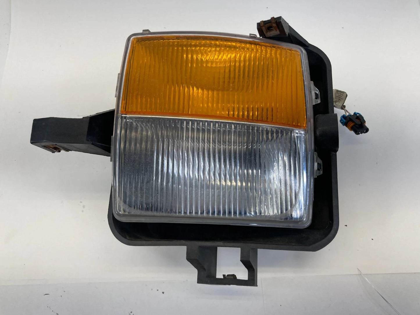 2003-2007 CADILLAC CTS FRONT LEFT DRIVER SIDE FOG & PARK TURN SIGNAL LIGHT LAMP