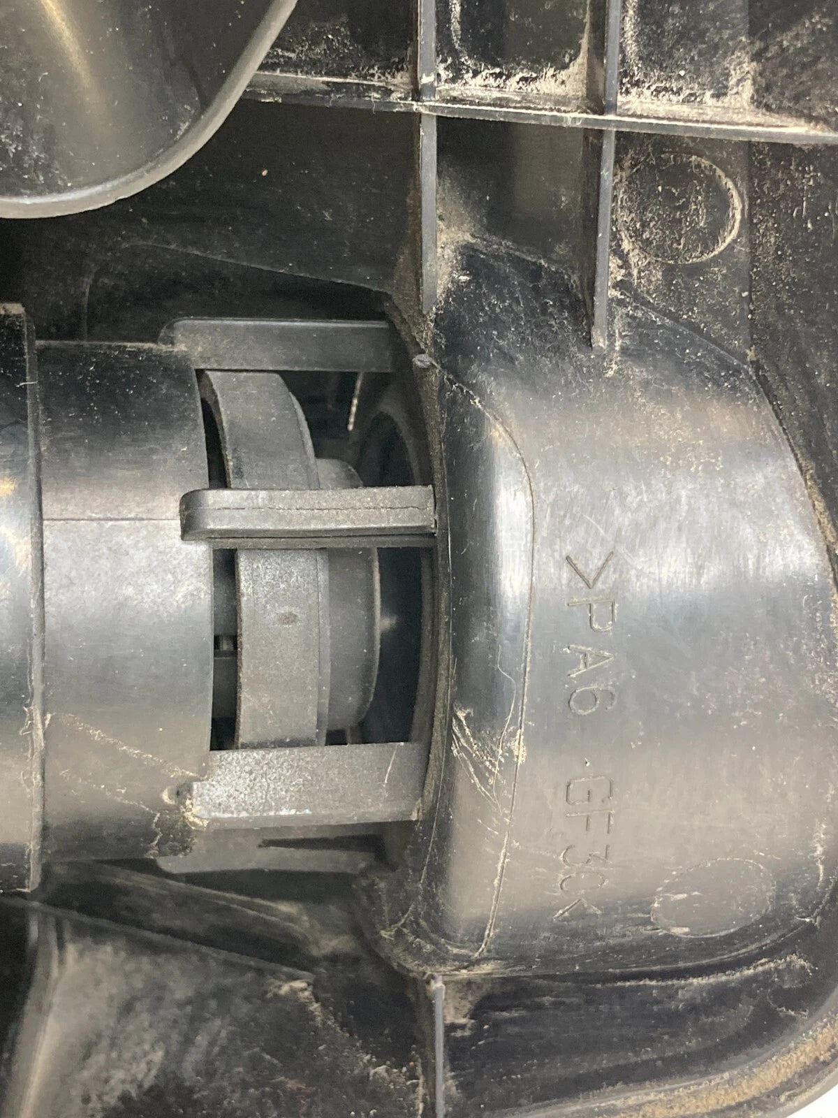 06-11 AUDI A6 05-08 A6 QUATTRO 3.2L AIR INTAKE CLEANER FILTER BOX HOUSING COVER