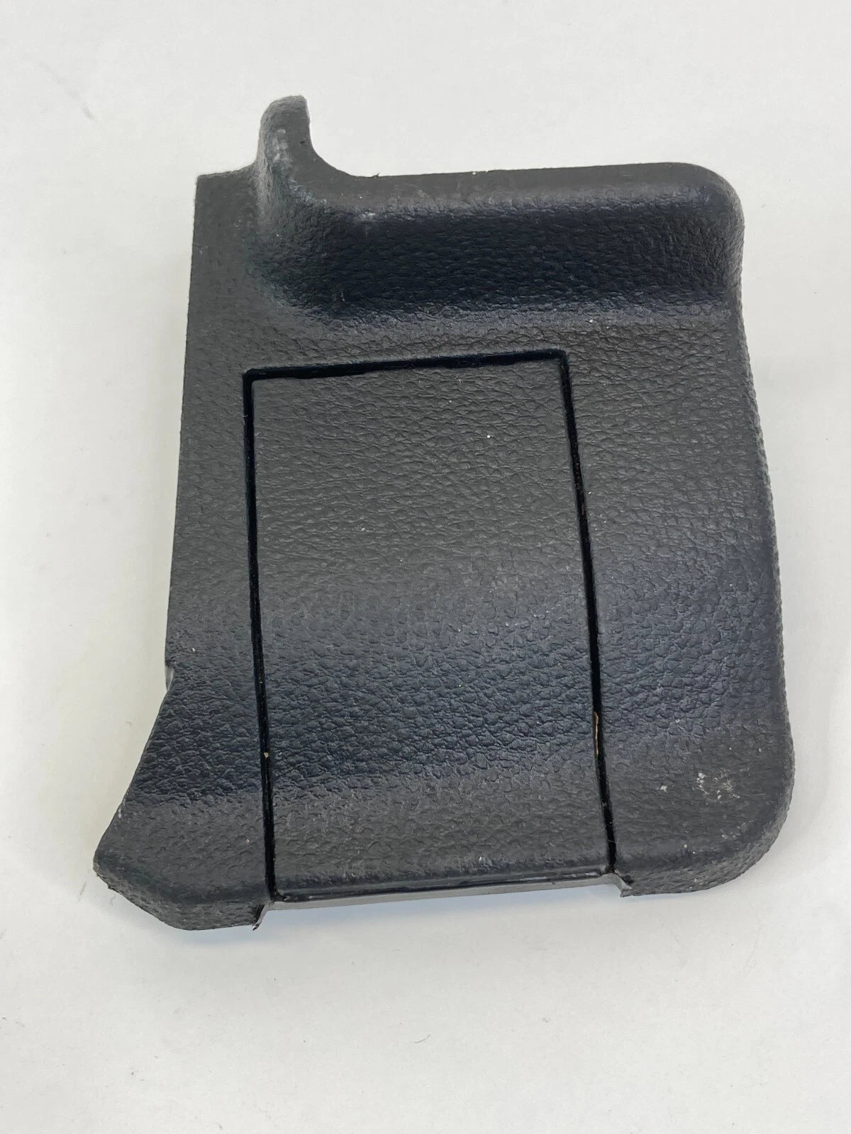 2010-2017 CHEVROLET CHEVY EQUINOX LOWER RIGHT SIDE FLOOR BOLT COVER CAP TRIM OEM