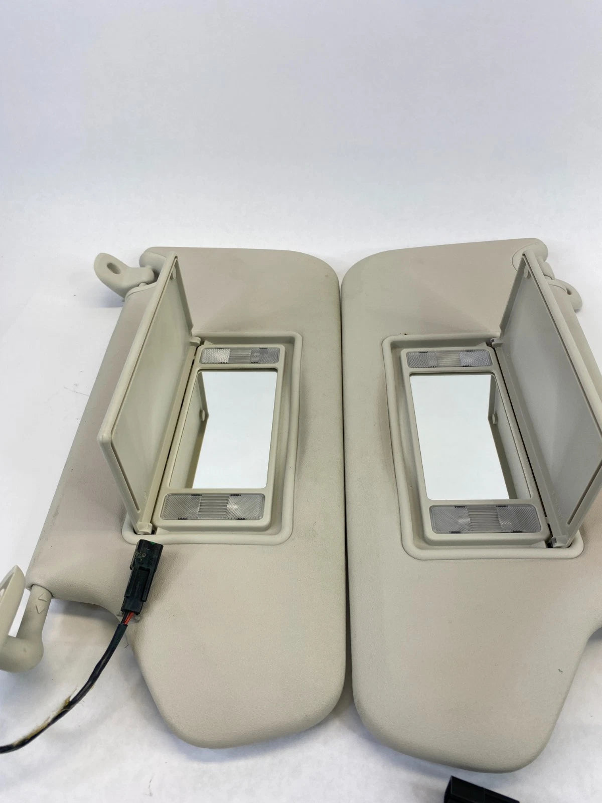 2009 2010 DODGE JOURNEY INTERIOR SUN VISOR SHIELD REAR VIEW PAIR SET LH & RH OEM