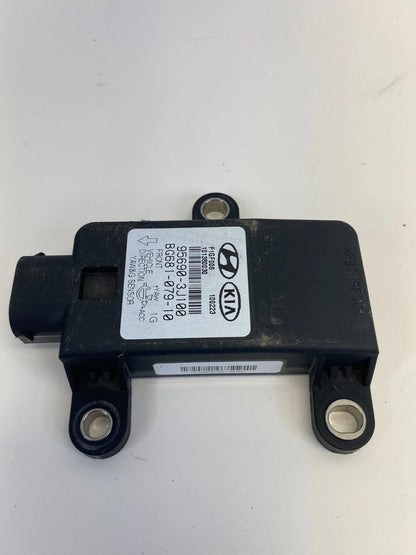 2010-2013 KIA FORTE A/T VEHICLE YAW RATE SENSOR CONTROL MODULE OEM 95690-3J100