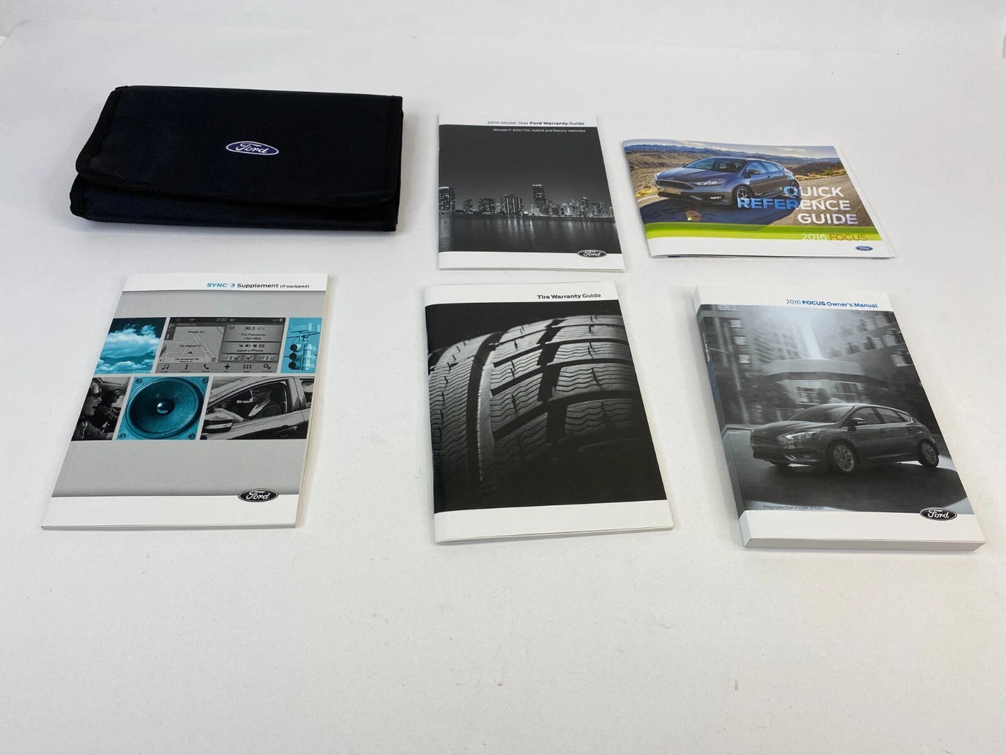 2016 FORD FOCUS OWNERS MANUAL REFERENCE GUIDE WARRANTY INFORMATION W/ CASE SET