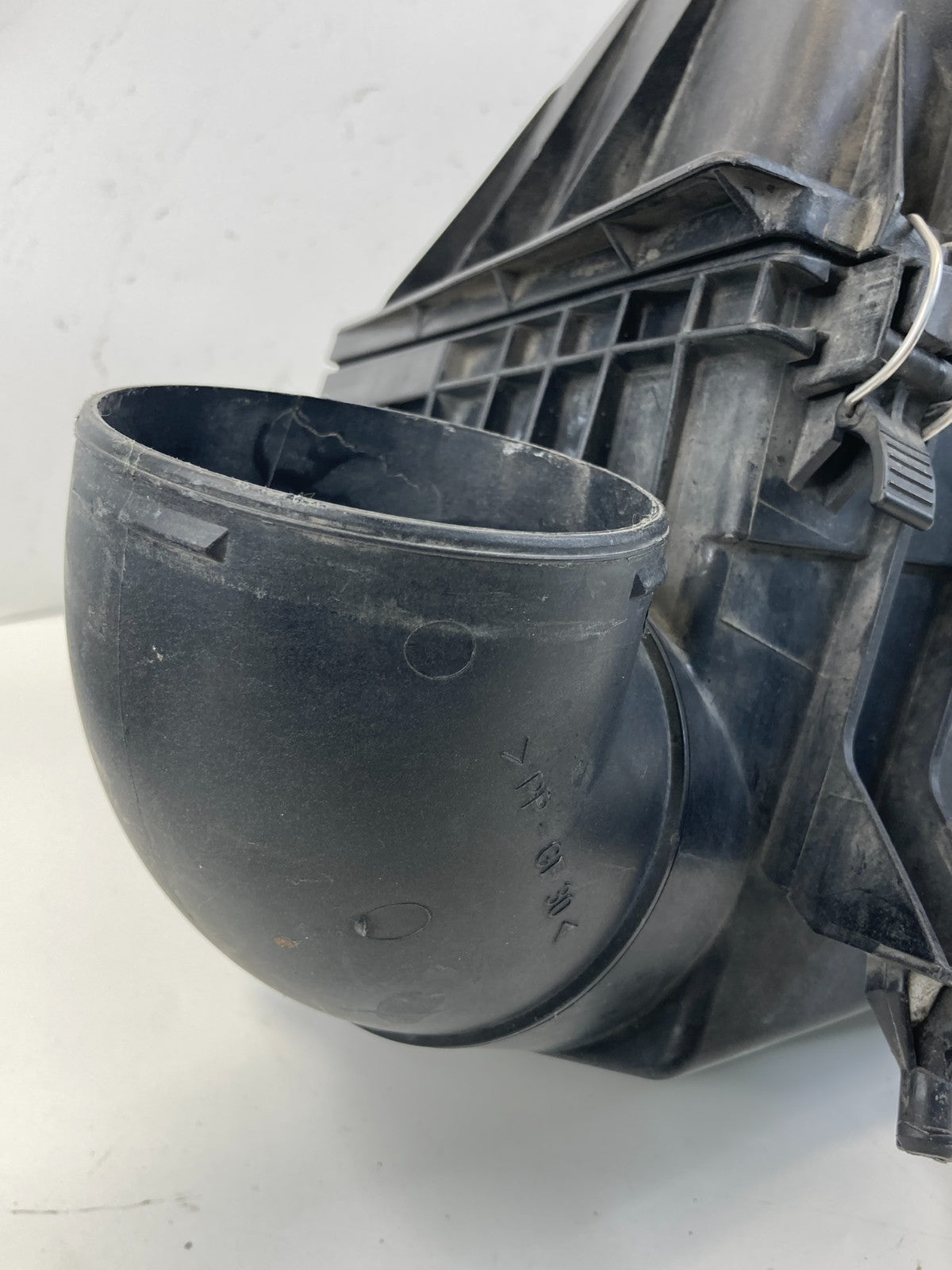 98-02 Mercedes-Benz E430 4.3L Air Cleaner Intake Filter Box Assy A604-094-05-04