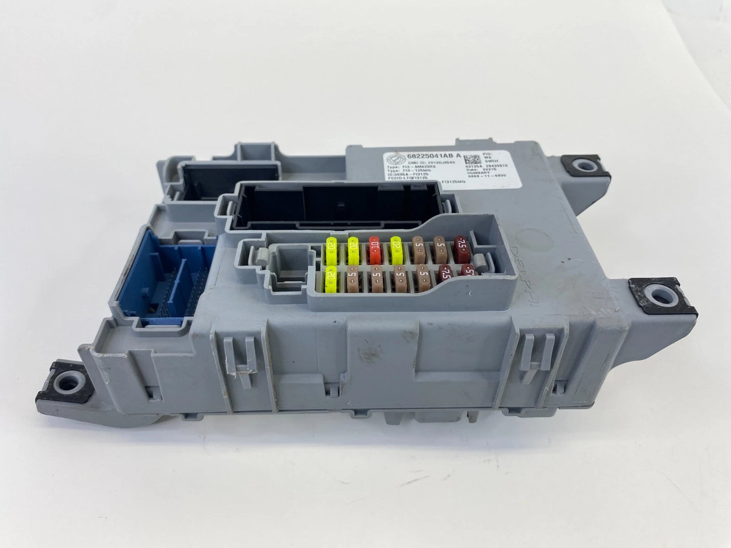 2012-2017 Fiat 500 Auto T Fuse Box Controller Body Control Module 68225041AB OEM