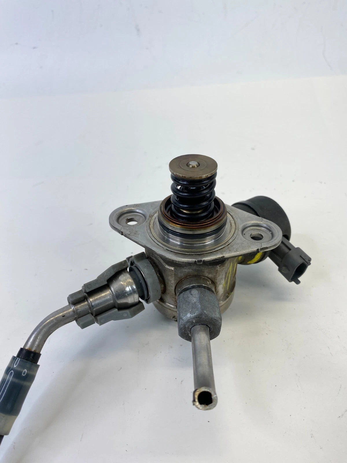 2013 2014 HYUNDAI ACCENT 1.6L ENGINE HIGH PRESSURE FUEL PUMP 35320-2B140 OEM