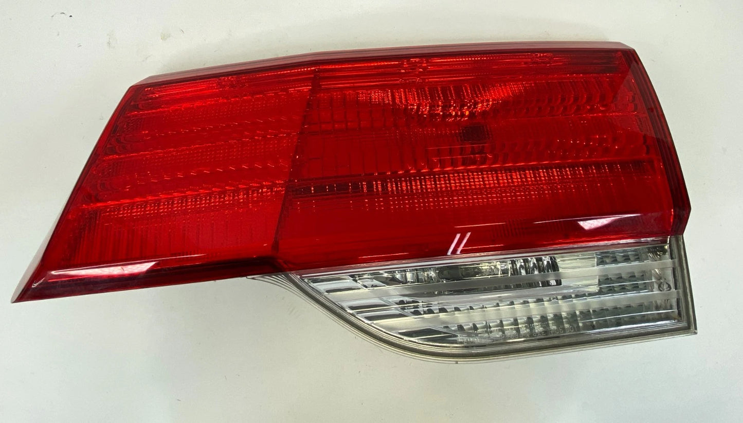 2008-2010 HONDA ODYSSEY RIGHT PASSENGER SIDE INNER TRUNK GATE TAIL LIGHT OEM