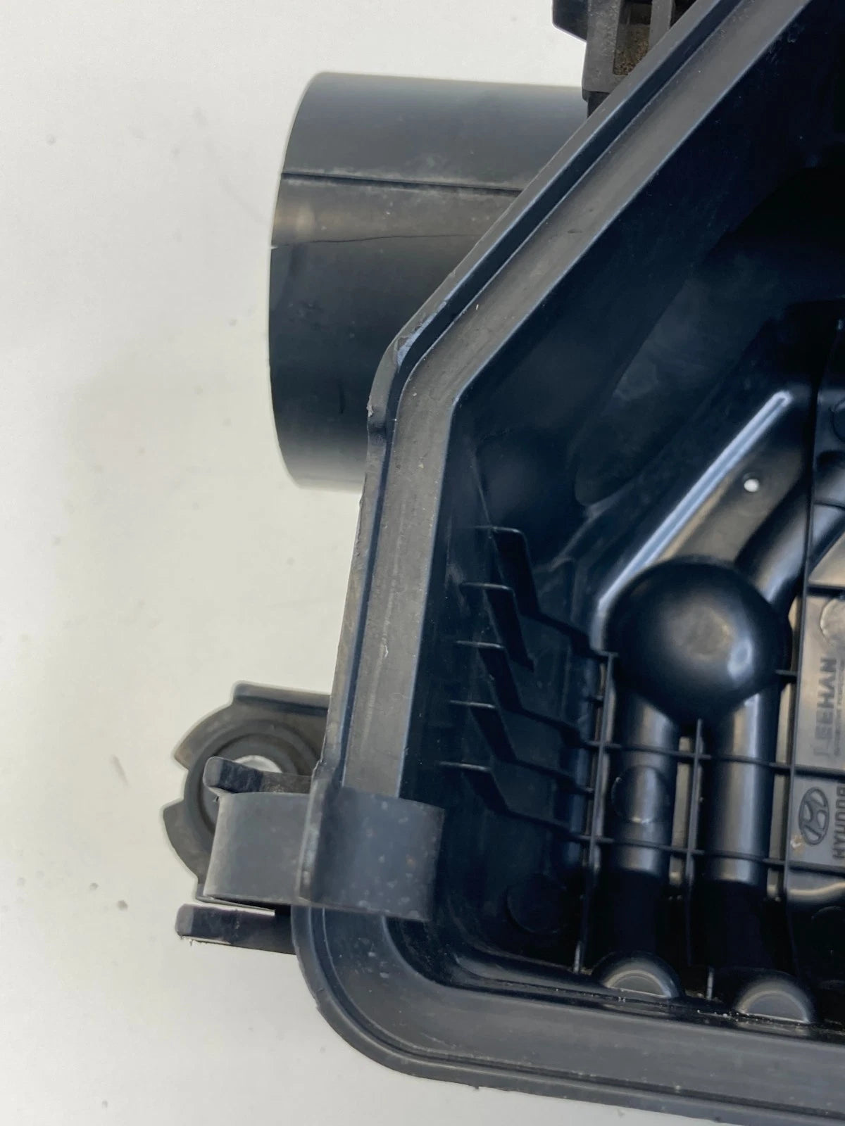 2013-2017 Hyundai Elantra GT 1.8L Air Intake Box Lower Cleaner Housing Cover OEM