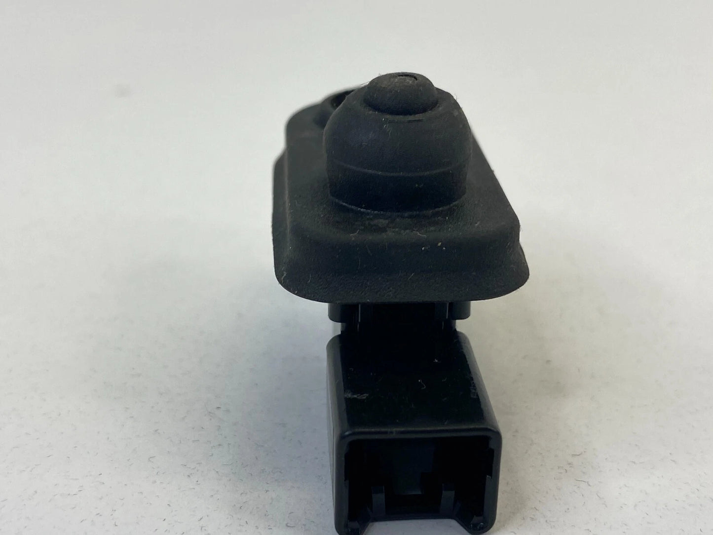 2003-2020 MITSUBISHI OUTLANDER REAR RIGHT DOOR LIGHT AJAR JAMB SENSOR SWITCH OEM