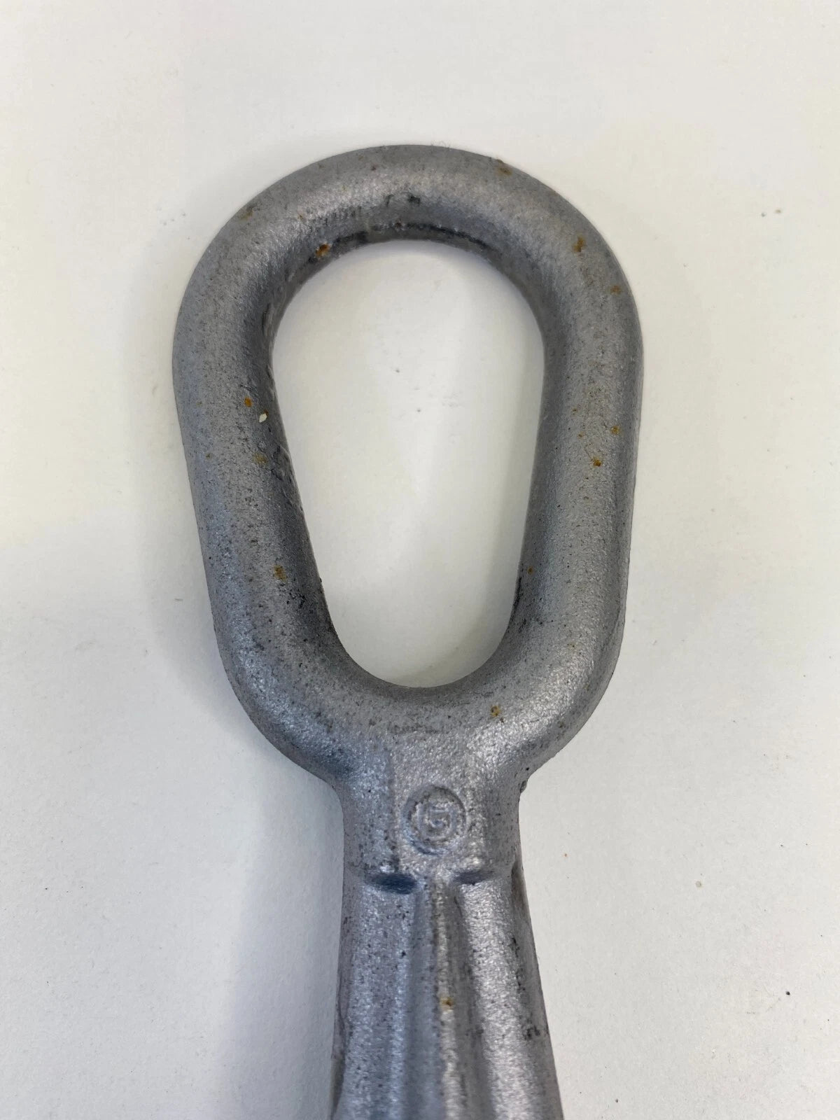 2009 09 BMW 535I XDRIVE SEDAN 4-DR TOWING HOOK TOW EYE BOLT SCREW TIE DOWN OEM