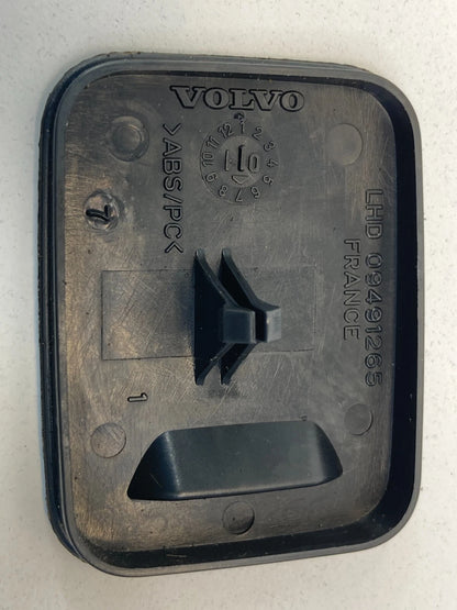2001-2009 VOLVO S60 FRONT LOWER INTERIOR INNER PLUG COVER TRIM PANEL 09491265