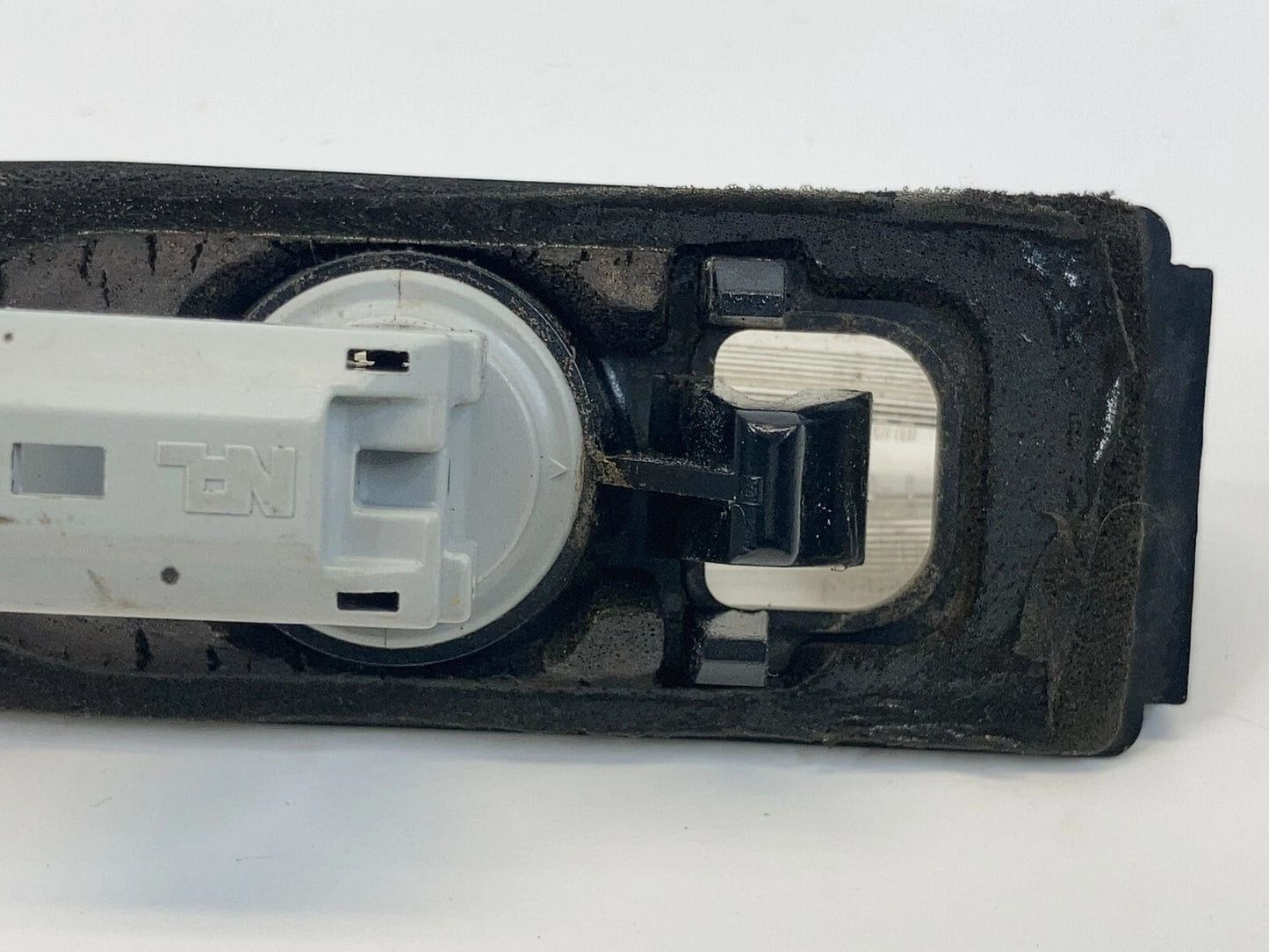 2002-2011 TOYOTA CAMRY TRUNK LID LEFT OR RIGHT LICENSE PLATE LIGHT LAMP OEM