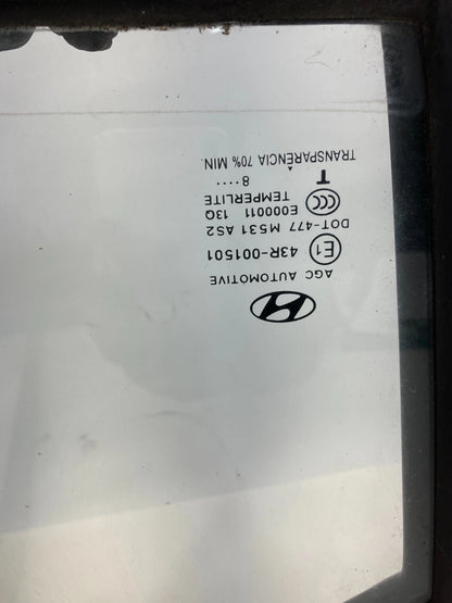 06-11 HYUNDAI ACCENT SEDAN REAR RIGHT SIDE DOOR WINDOW FIXED VENT QUARTER GLASS