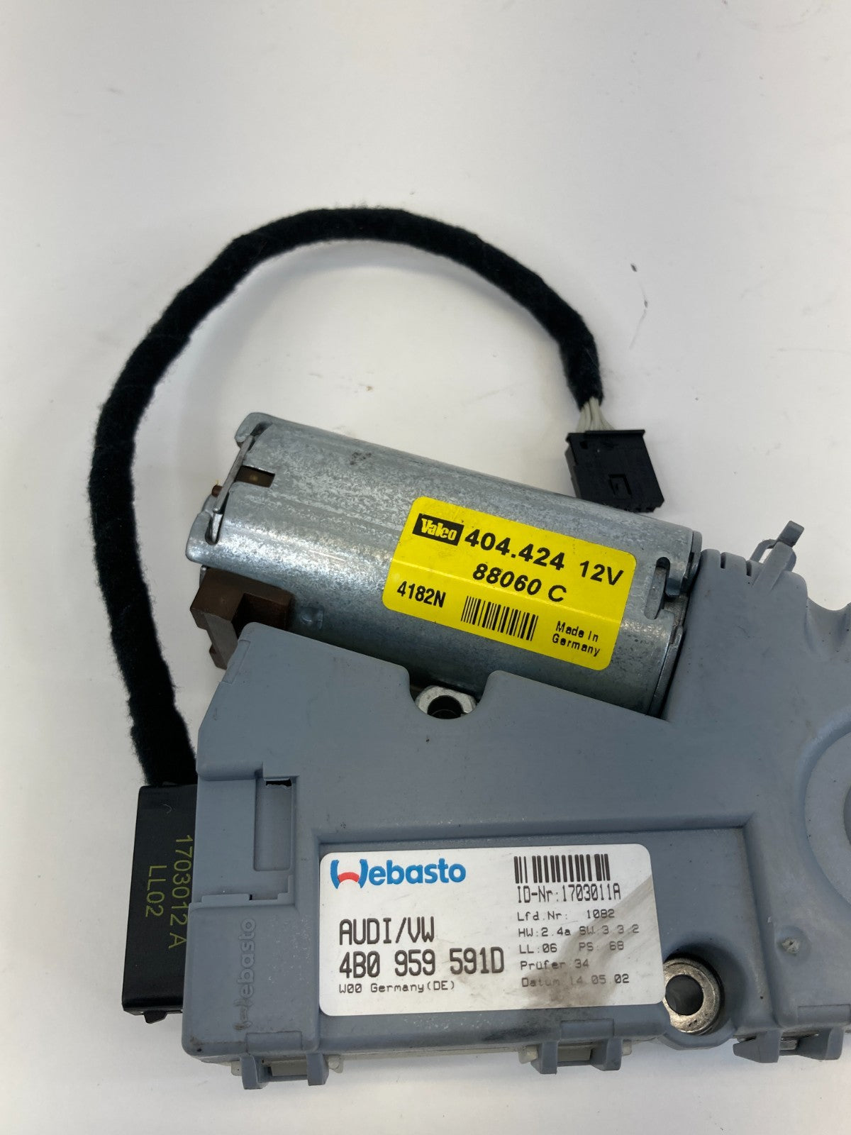 2000-2004 Audi A6 Quattro Sedan Sunroof Sun Roof Motor Assembly 4B0959591D OEM